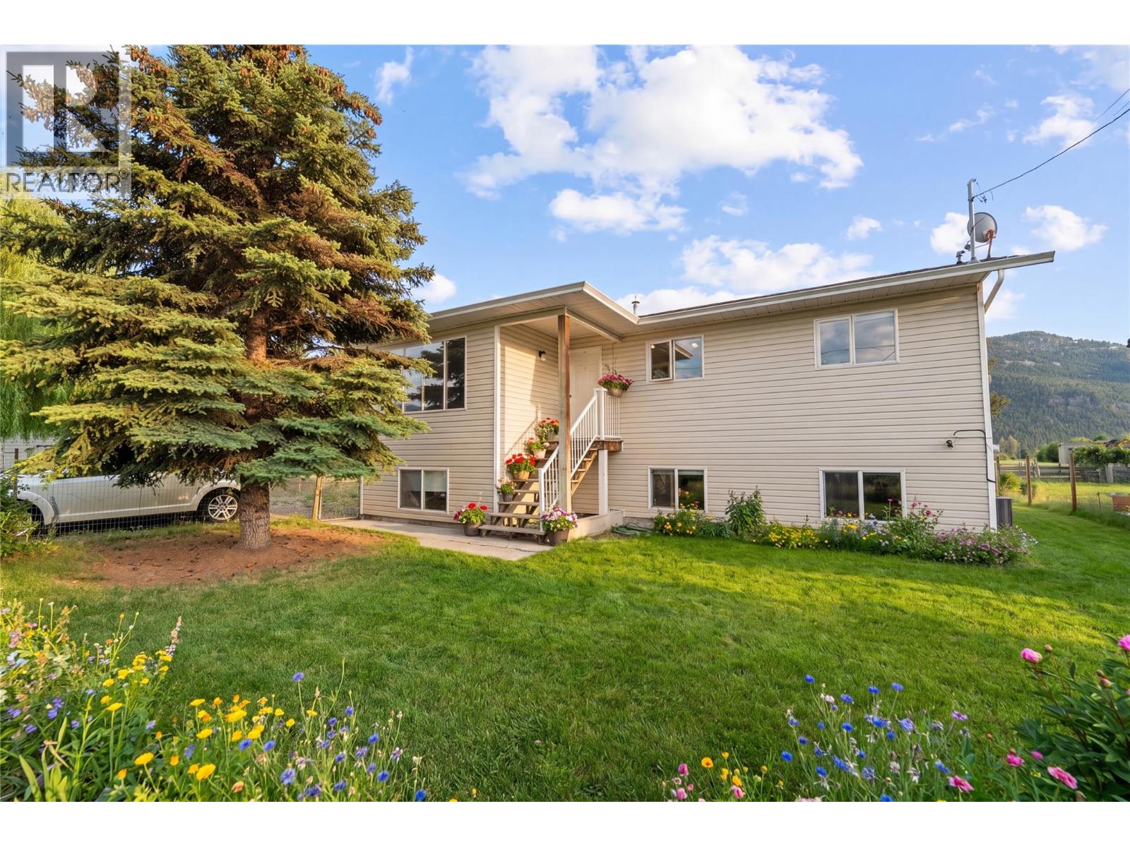 462 Dodding Avenue, Merritt, British Columbia  V0K 1Y0 - Photo 1 - 10399757