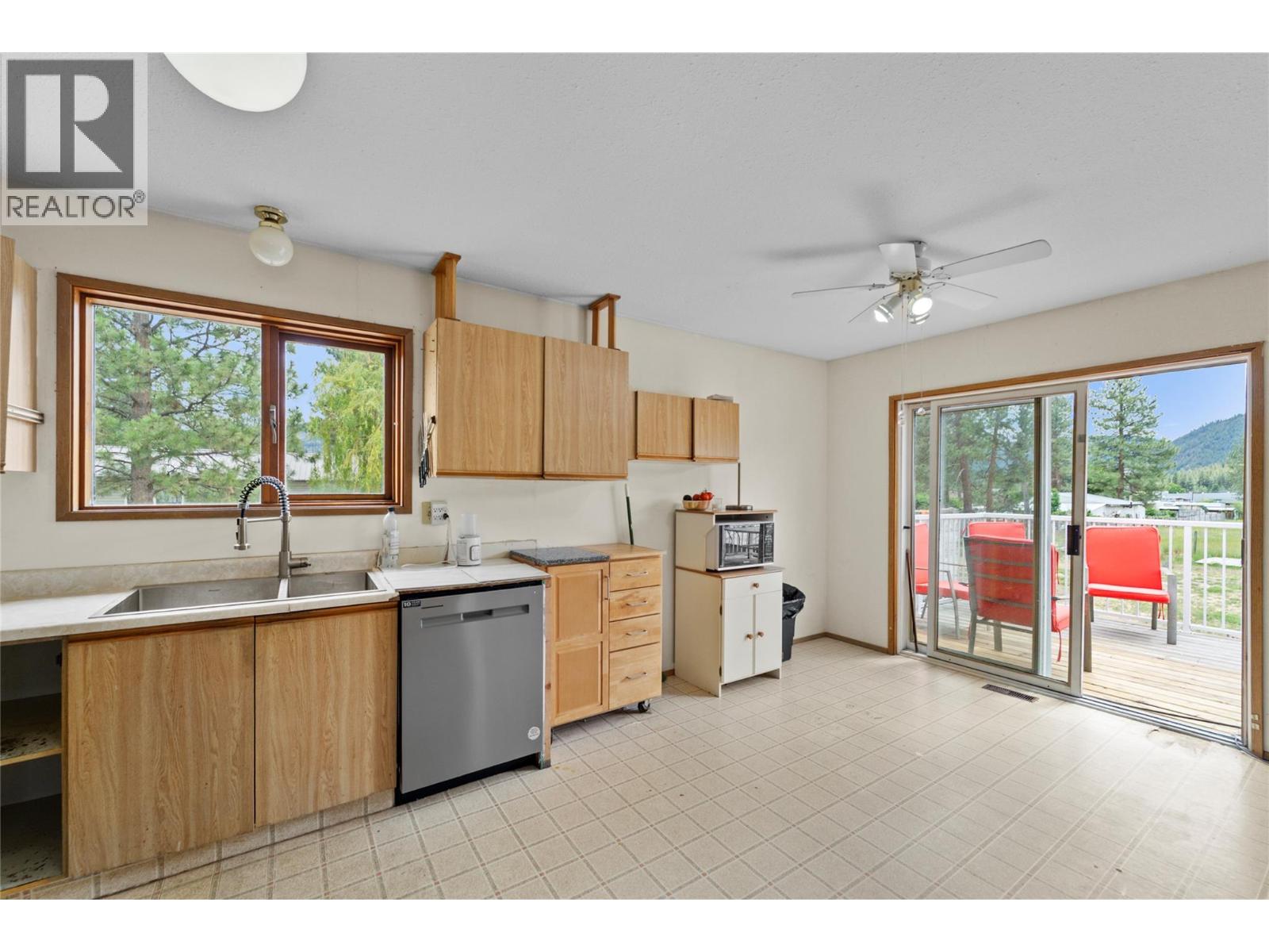 462 Dodding Avenue, Merritt, British Columbia  V0K 1Y0 - Photo 4 - 10399757