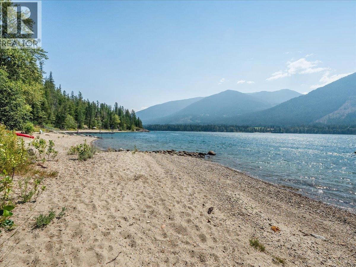 6744 3a Highway, Nelson, British Columbia  V1L 6S2 - Photo 14 - 10399714