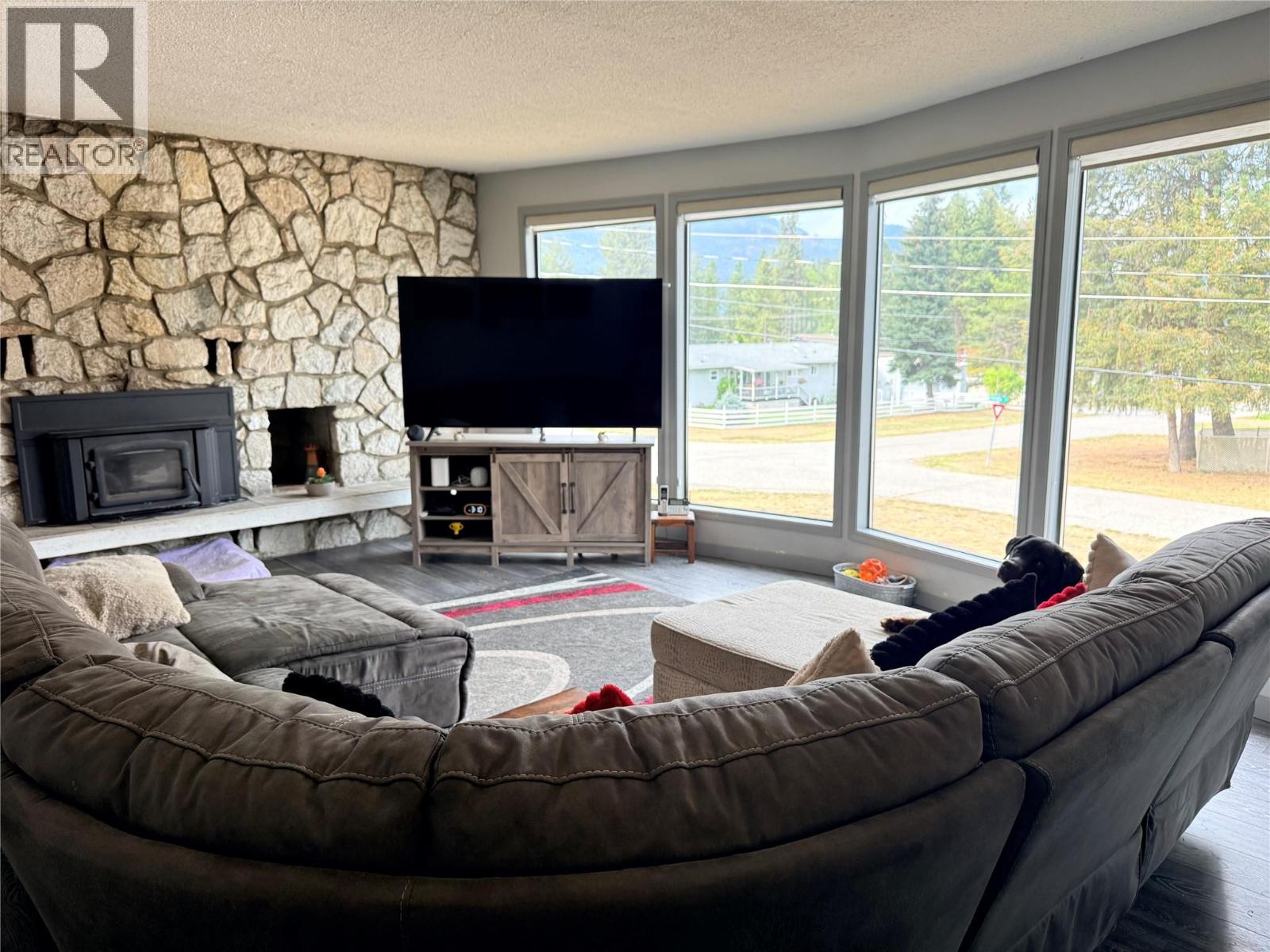 93 Holmes Road, Christina Lake, British Columbia  V0H 1E0 - Photo 12 - 10399519