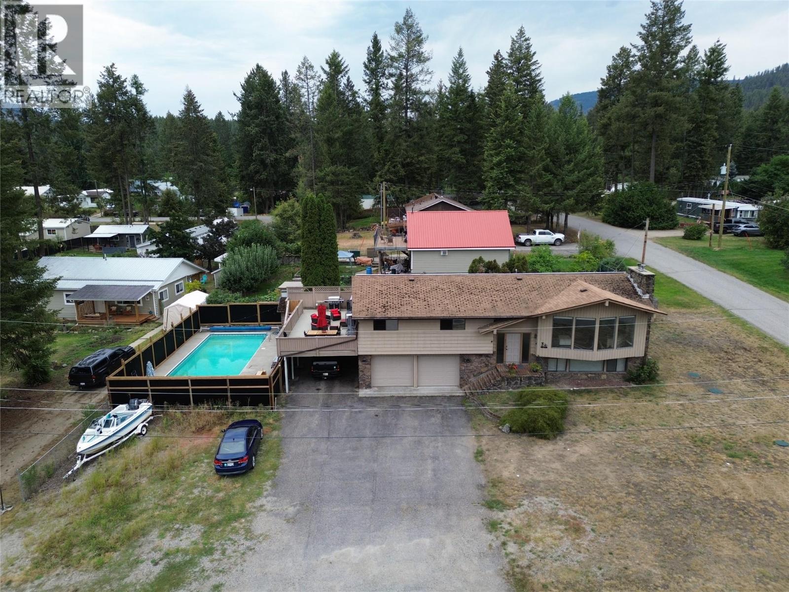 93 Holmes Road, Christina Lake, British Columbia  V0H 1E0 - Photo 3 - 10399519