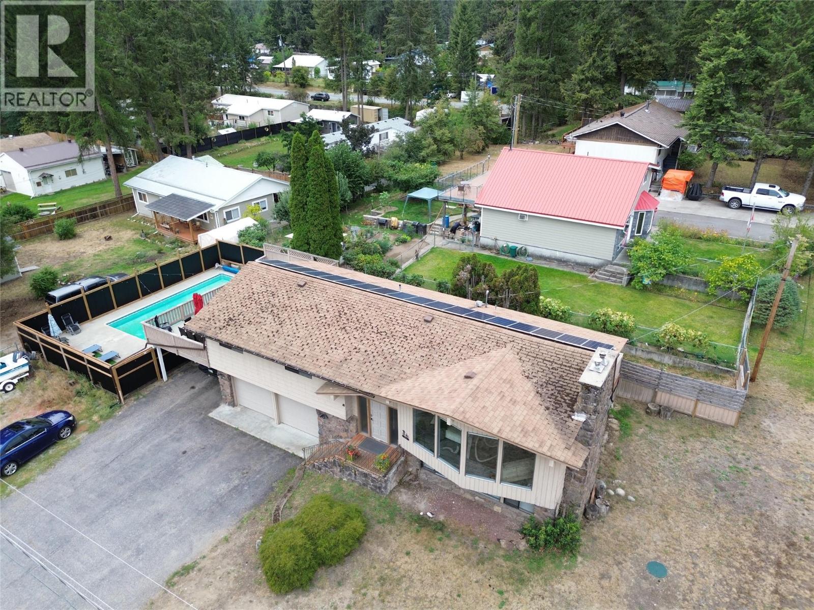 93 Holmes Road, Christina Lake, British Columbia  V0H 1E0 - Photo 39 - 10399519
