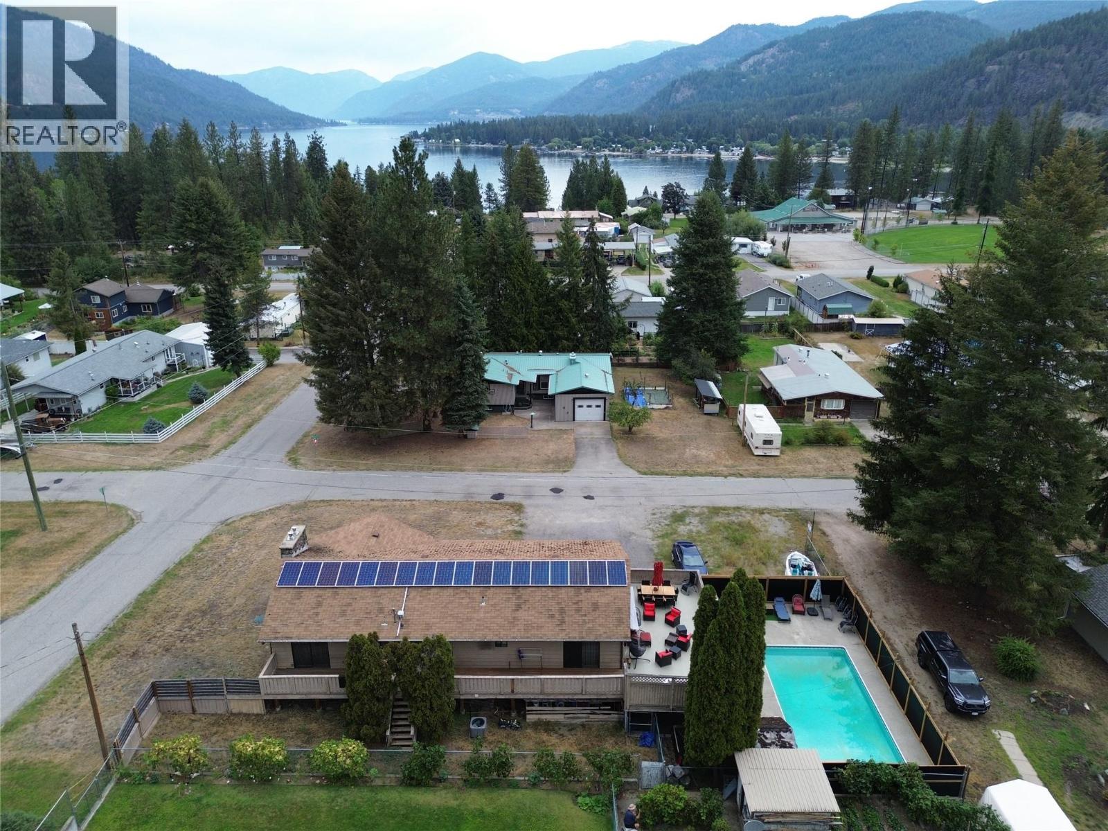 93 Holmes Road, Christina Lake, British Columbia  V0H 1E0 - Photo 4 - 10399519