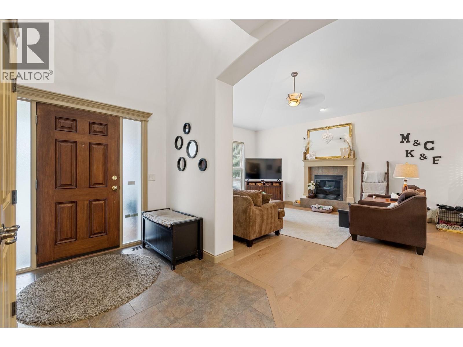 5438 Farron Street, Kelowna, British Columbia  V1W 5A6 - Photo 3 - 10398029