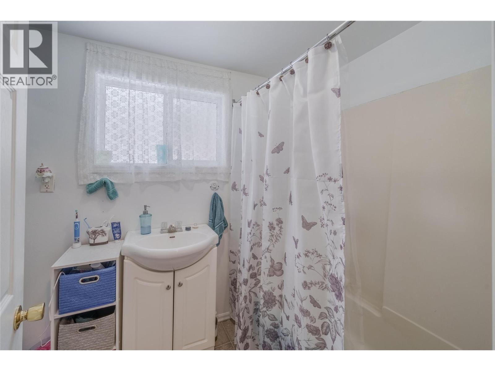 1504 Carson Street, Clinton, British Columbia  V0K 1K0 - Photo 10 - 10399765