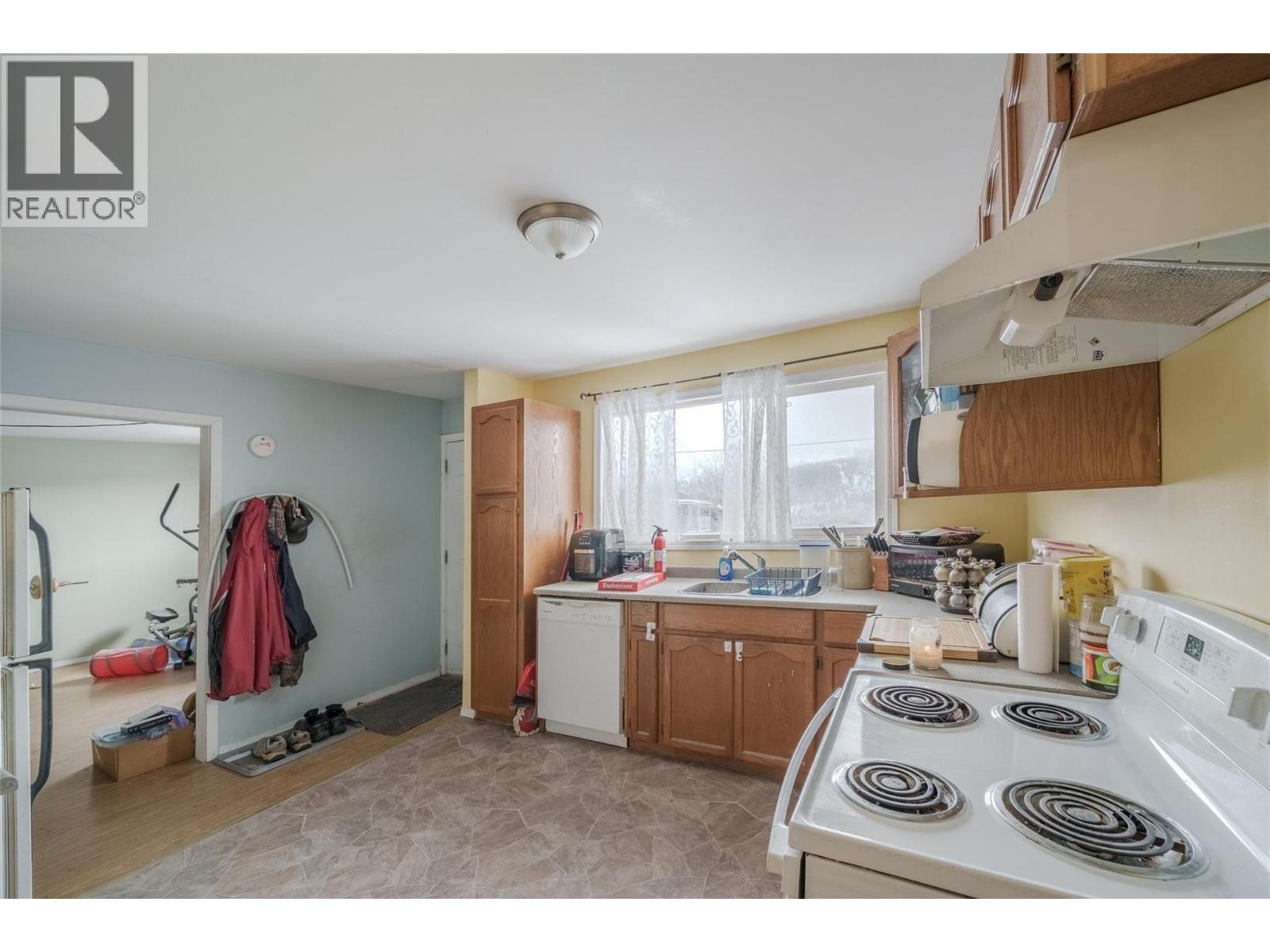 1504 Carson Street, Clinton, British Columbia  V0K 1K0 - Photo 12 - 10399765