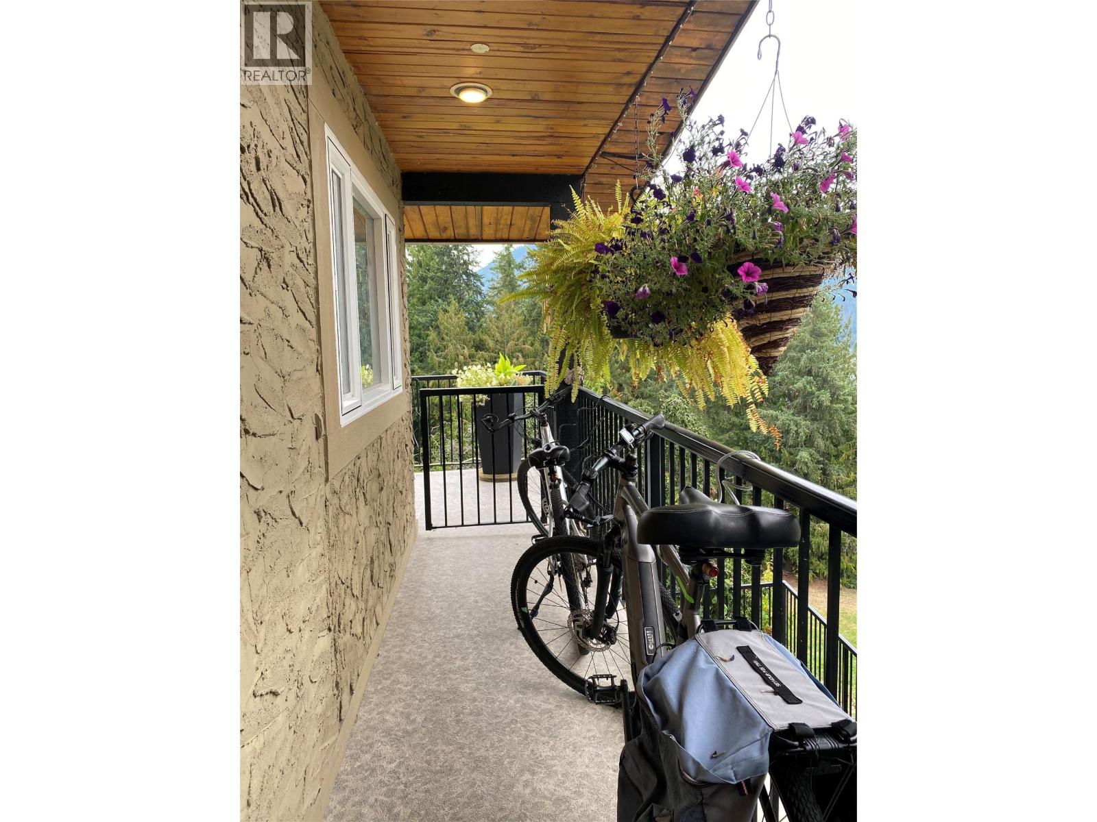 2880 Chalet Drive, Blind Bay, British Columbia  V0E 1H1 - Photo 10 - 10398677