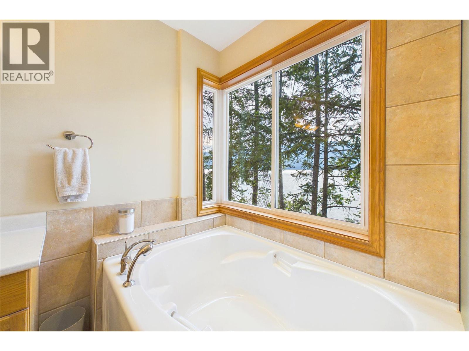 17538 Coral Beach Road, Lake Country, British Columbia  V4V 1C1 - Photo 28 - 10399419