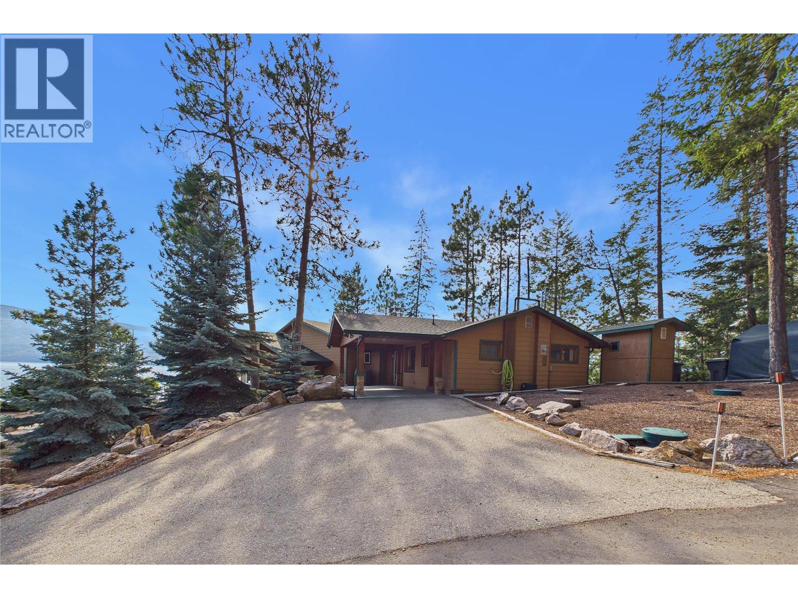 17538 Coral Beach Road, Lake Country, British Columbia  V4V 1C1 - Photo 3 - 10399419