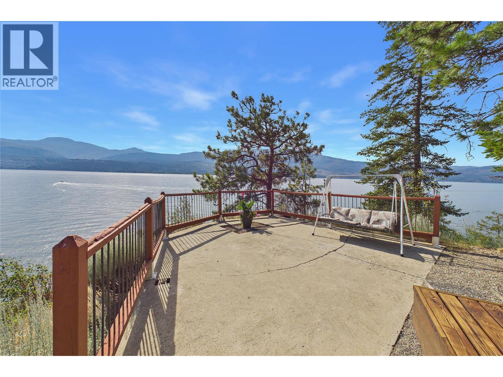 17538 Coral Beach Road, Lake Country, British Columbia  V4V 1C1 - Photo 5 - 10399419