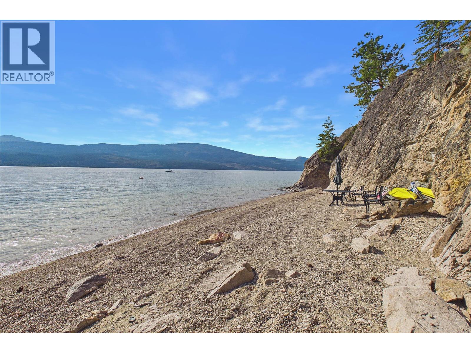 17538 Coral Beach Road, Lake Country, British Columbia  V4V 1C1 - Photo 6 - 10399419