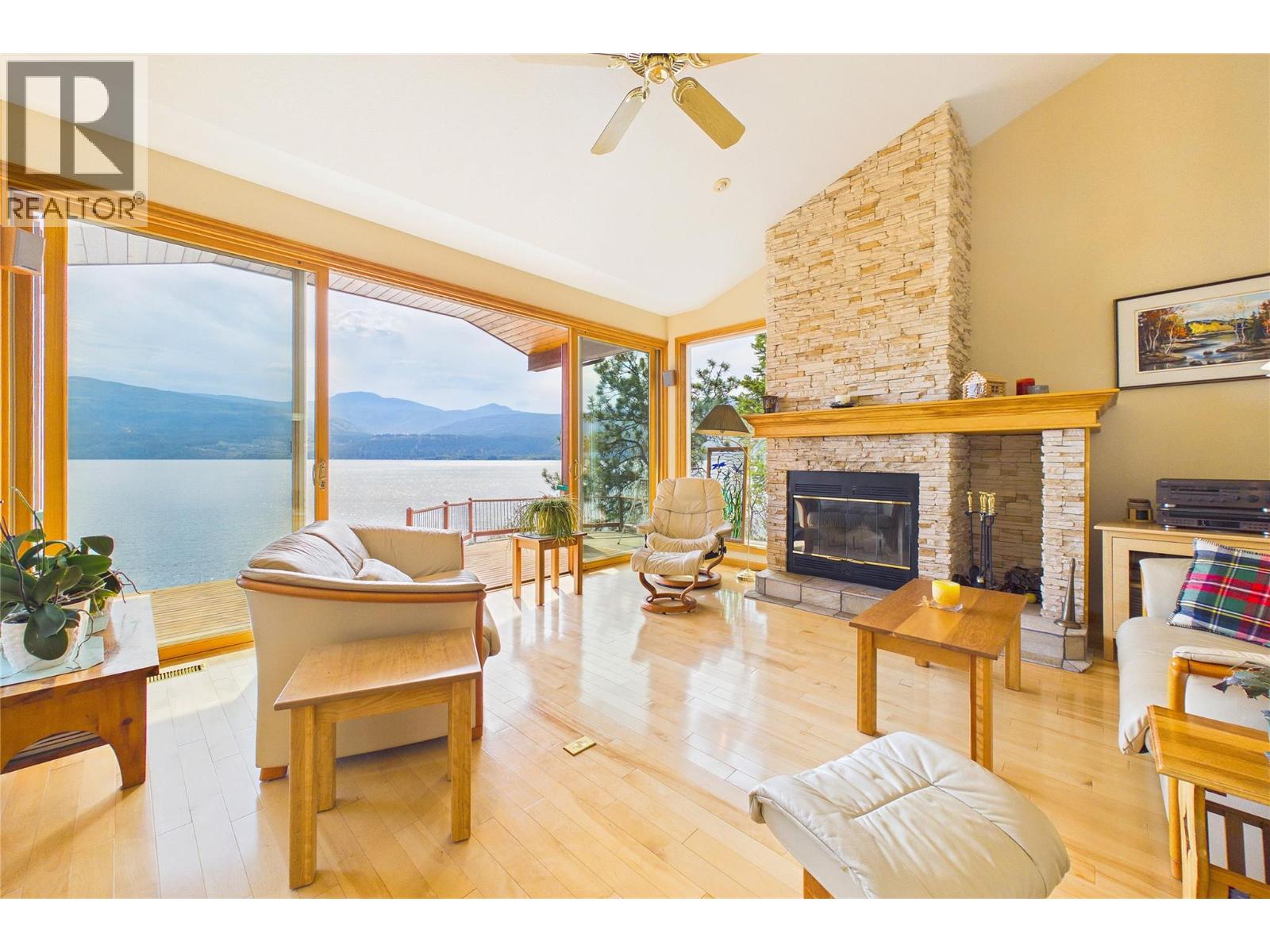 17538 Coral Beach Road, Lake Country, British Columbia  V4V 1C1 - Photo 8 - 10399419