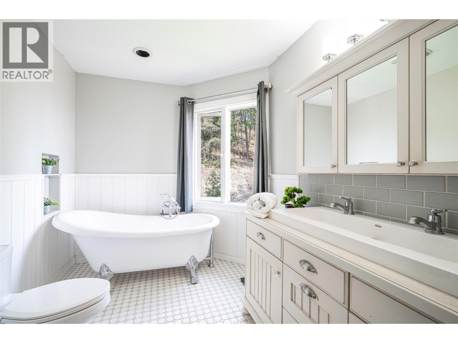 670 Cassiar Road, Kelowna, British Columbia  V1V 1M6 - Photo 12 - 10399039
