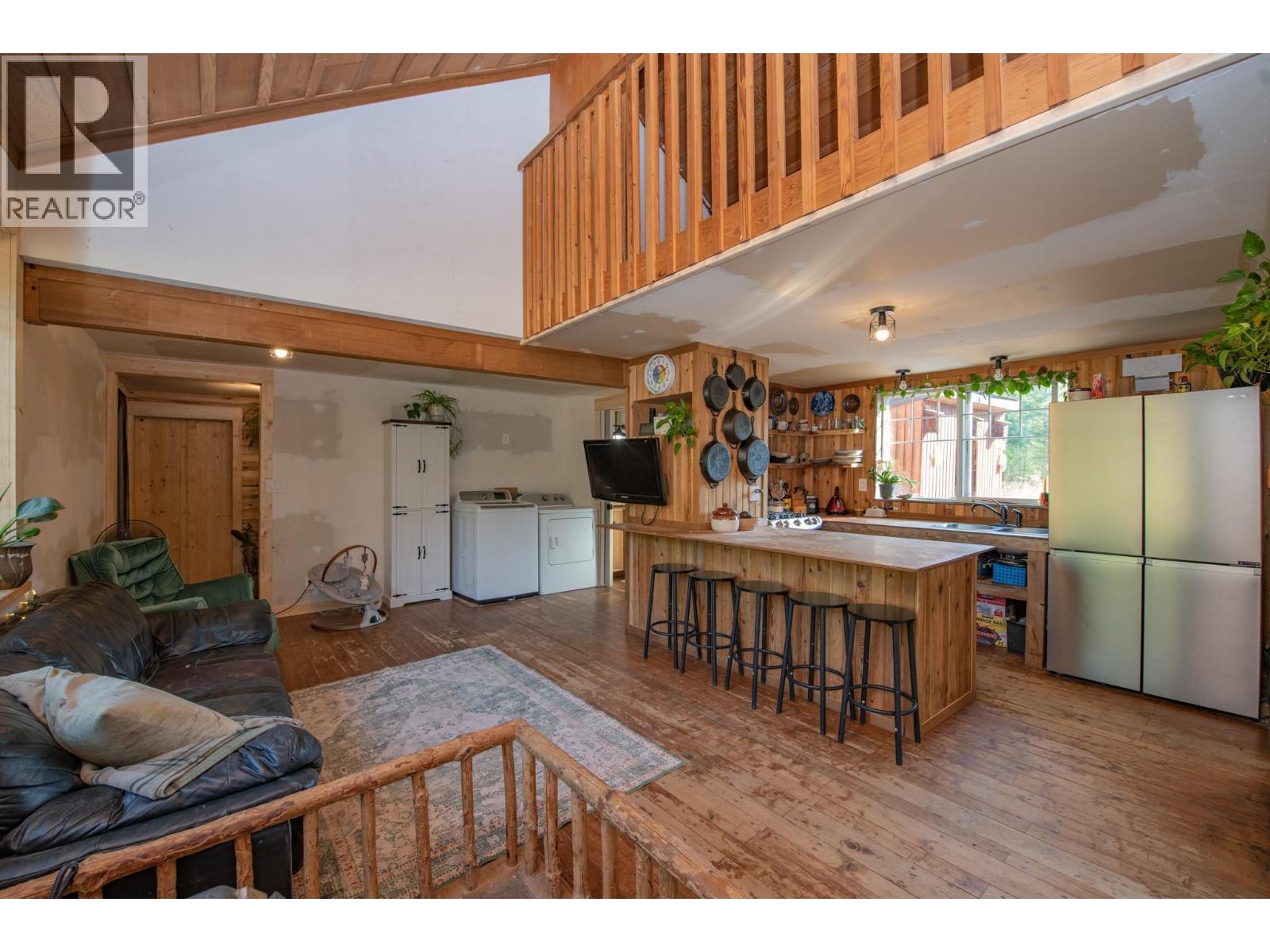 180 Selkirk View Road, Edgewood, British Columbia  V0G 1J0 - Photo 15 - 10398871