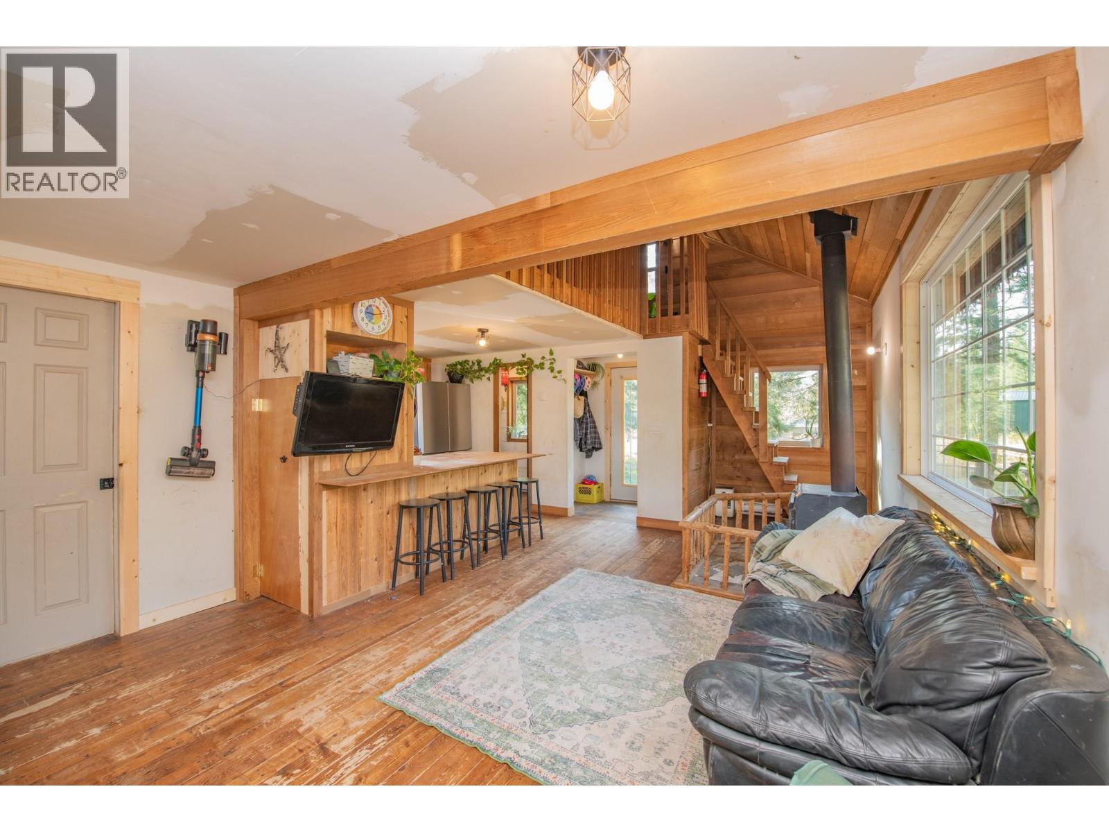180 Selkirk View Road, Edgewood, British Columbia  V0G 1J0 - Photo 17 - 10398871