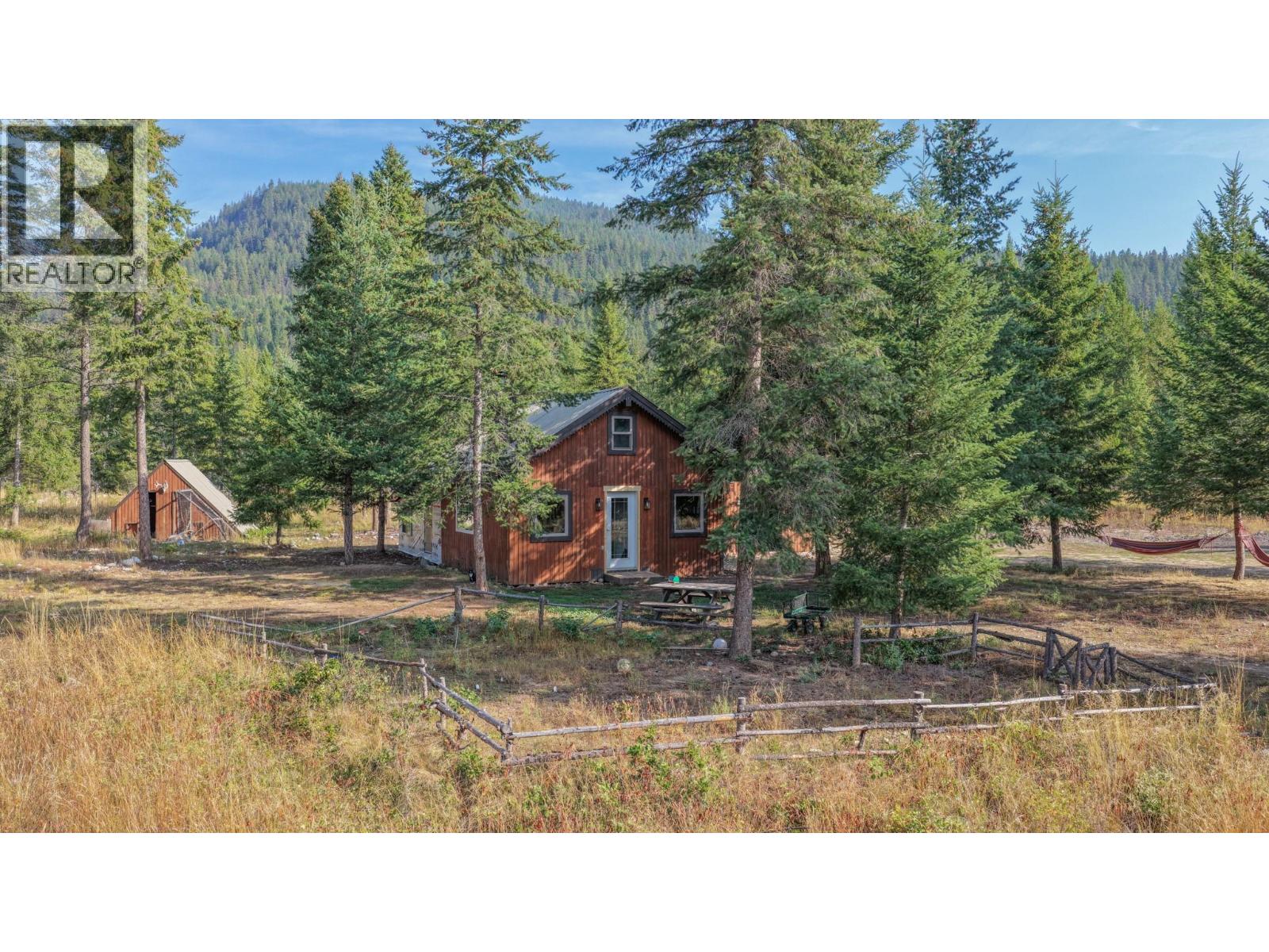 180 Selkirk View Road, Edgewood, British Columbia  V0G 1J0 - Photo 2 - 10398871