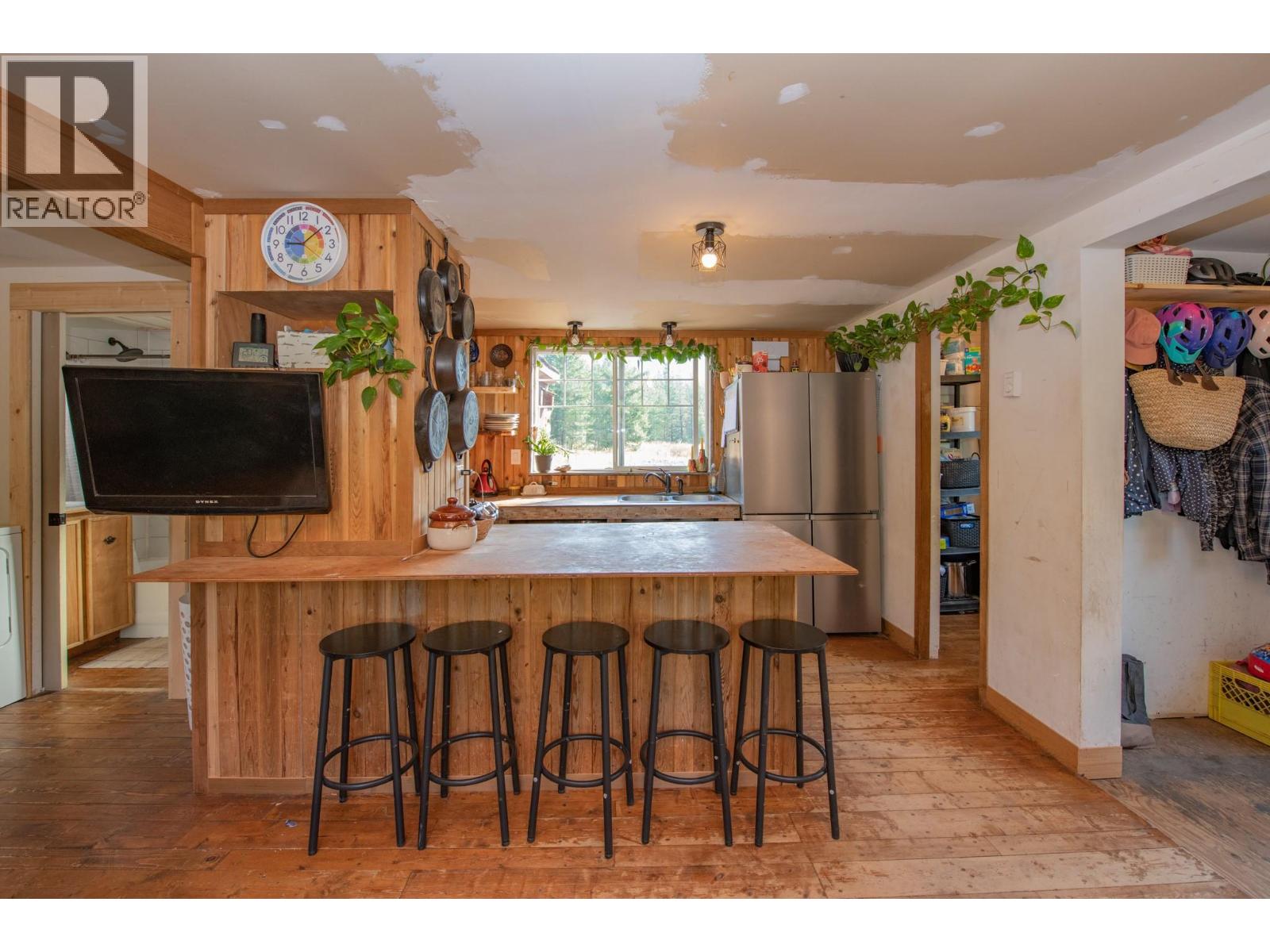 180 Selkirk View Road, Edgewood, British Columbia  V0G 1J0 - Photo 6 - 10398871