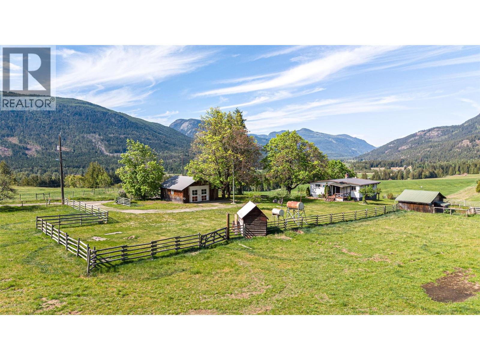 43 Sigalet Road, Lumby, British Columbia  V0E 2G6 - Photo 12 - 10399527