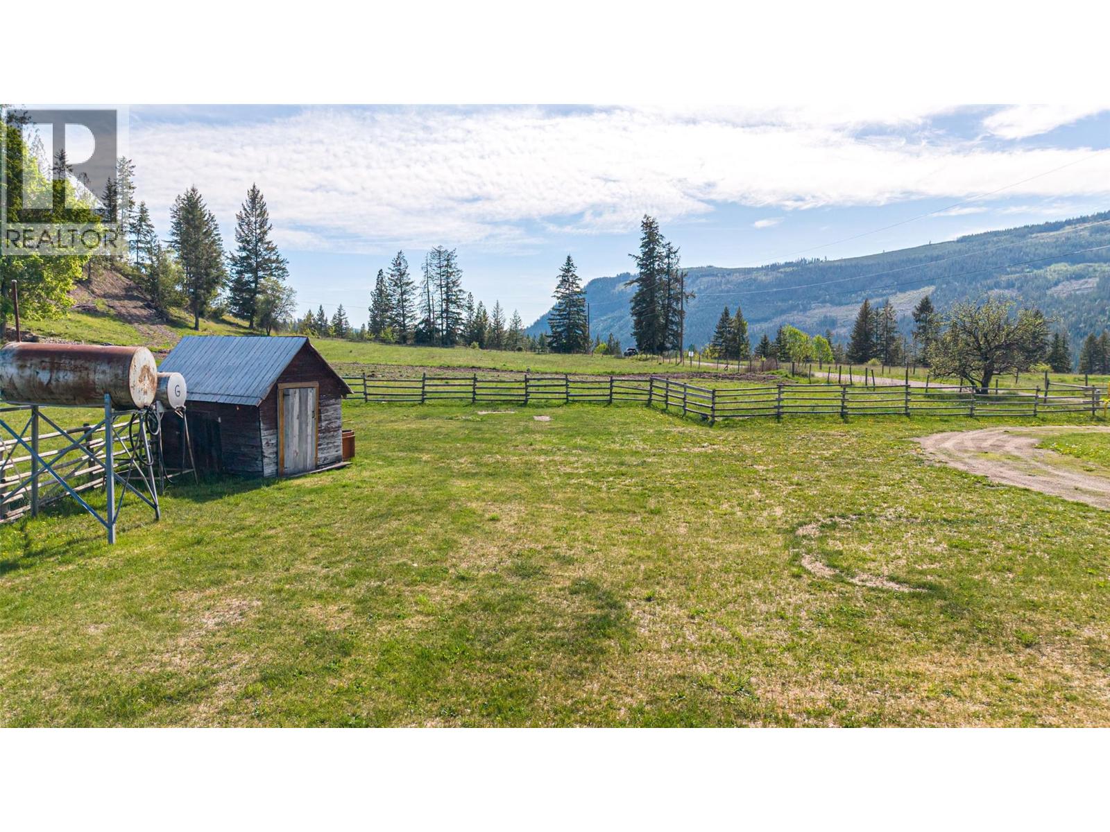43 Sigalet Road, Lumby, British Columbia  V0E 2G6 - Photo 14 - 10399527