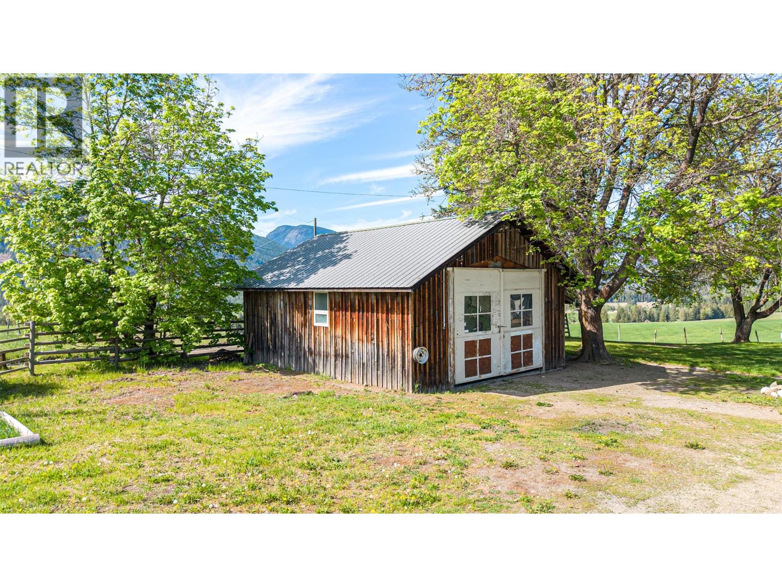 43 Sigalet Road, Lumby, British Columbia  V0E 2G6 - Photo 15 - 10399527
