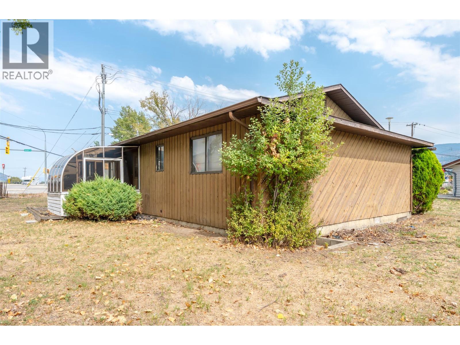 450 Green Avenue, Penticton, British Columbia  V2A 3T5 - Photo 8 - 10399676