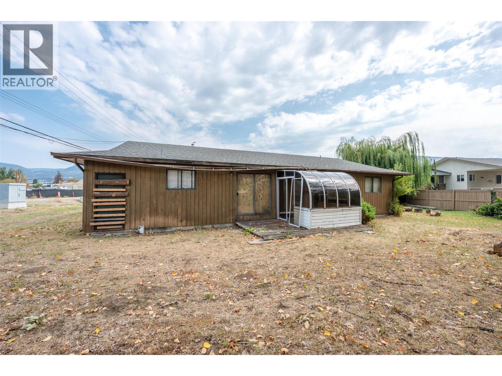 450 Green Avenue, Penticton, British Columbia  V2A 3T5 - Photo 9 - 10399676