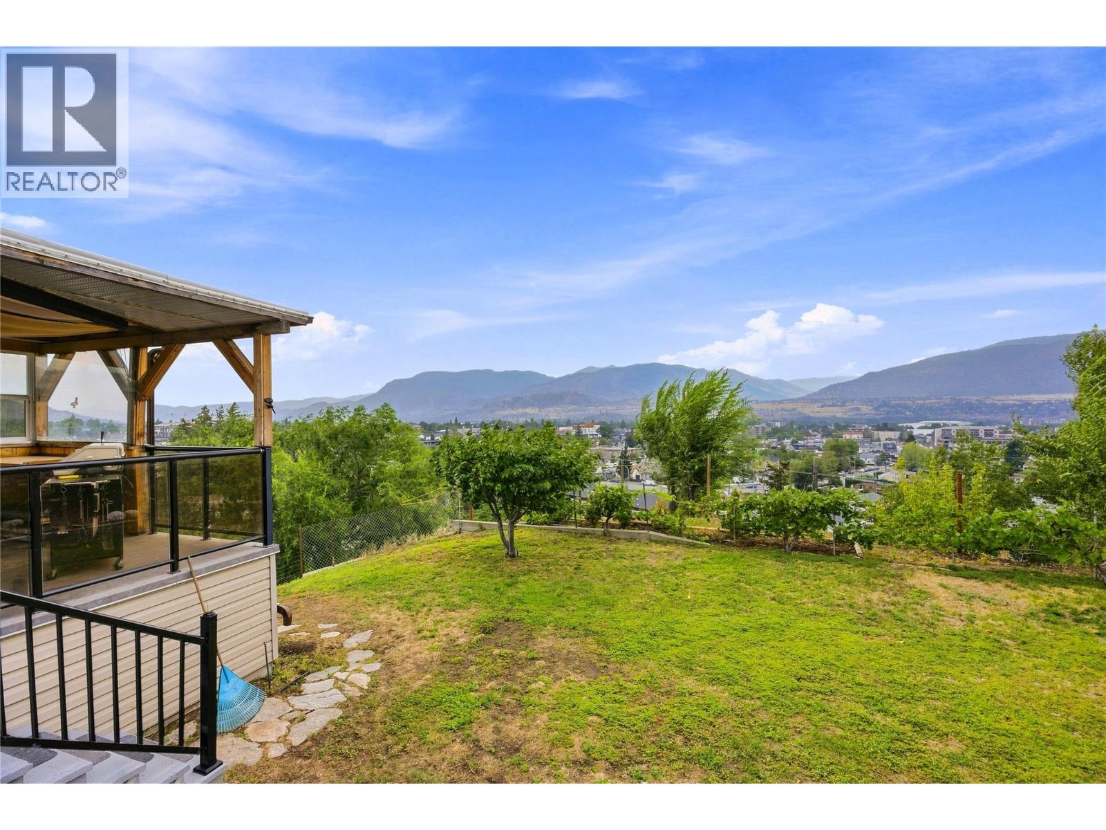 355 & 357 Gwyer Street, Penticton, British Columbia  V2A 1R2 - Photo 17 - 10399671