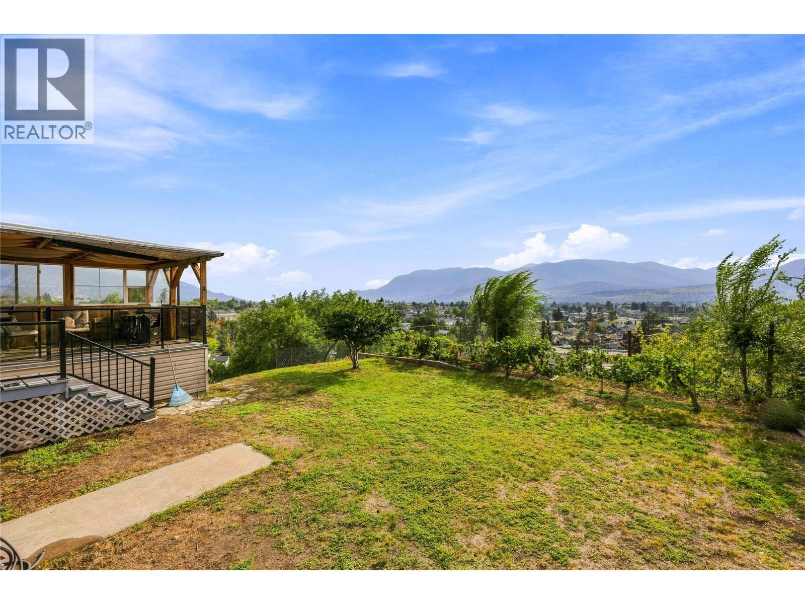 355 & 357 Gwyer Street, Penticton, British Columbia  V2A 1R2 - Photo 18 - 10399671