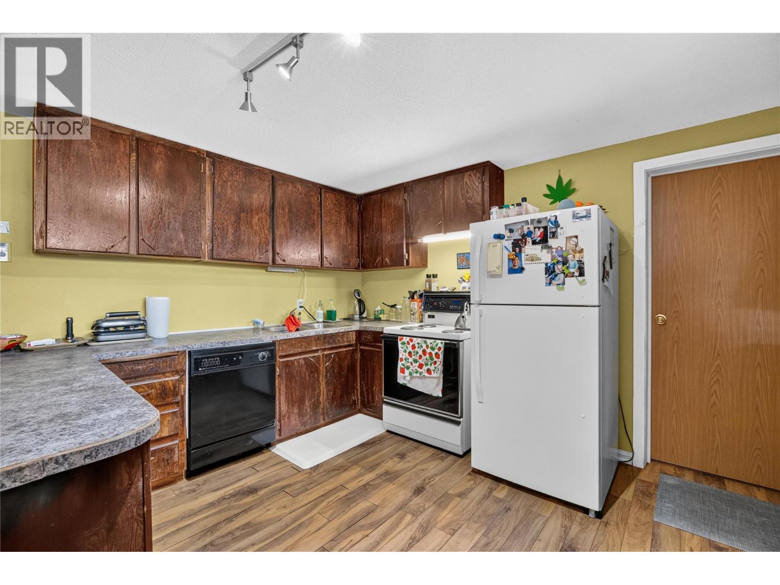 355 & 357 Gwyer Street, Penticton, British Columbia  V2A 1R2 - Photo 22 - 10399671