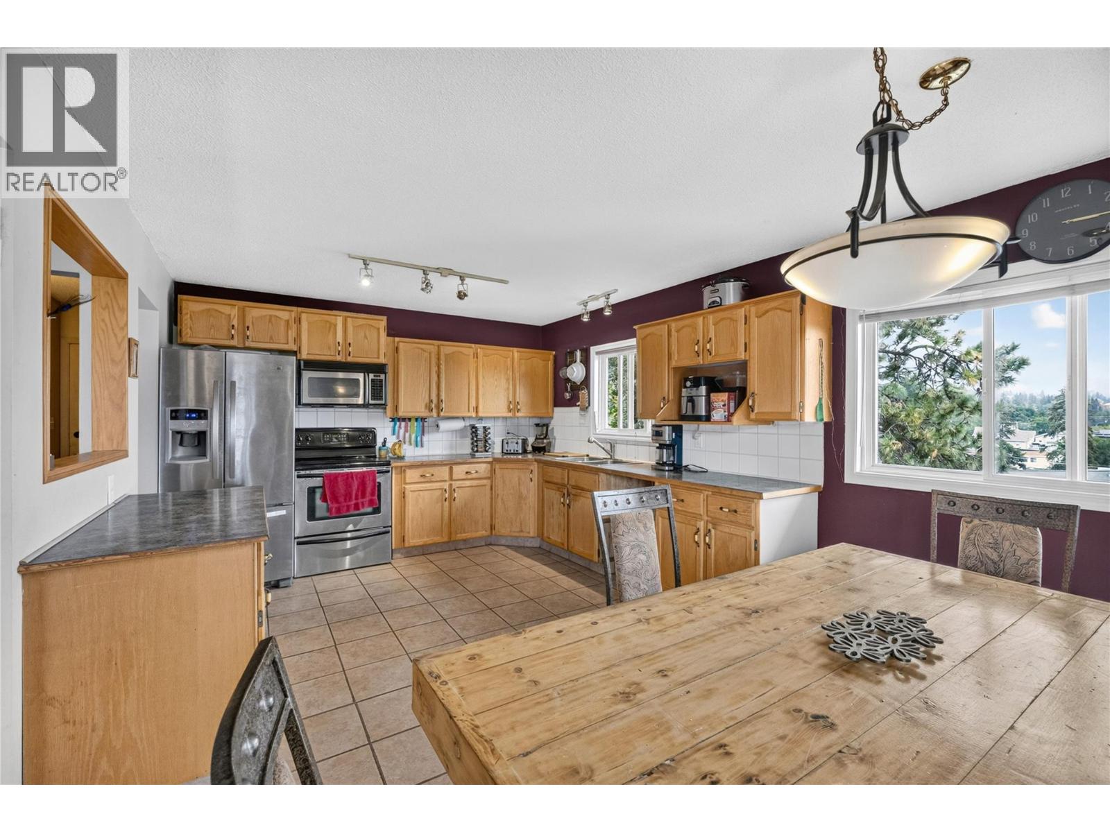 355 & 357 Gwyer Street, Penticton, British Columbia  V2A 1R2 - Photo 35 - 10399671