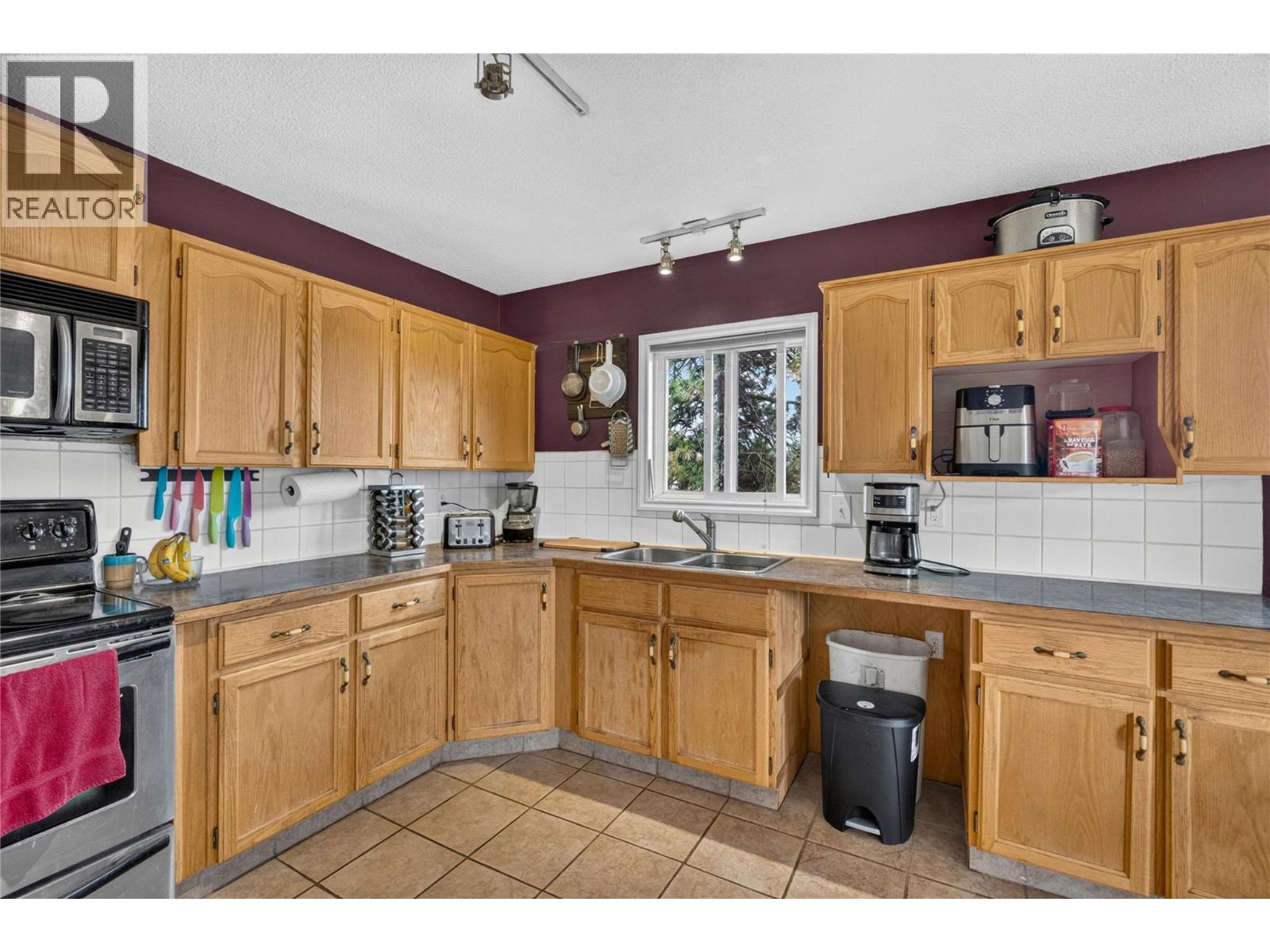 355 & 357 Gwyer Street, Penticton, British Columbia  V2A 1R2 - Photo 38 - 10399671