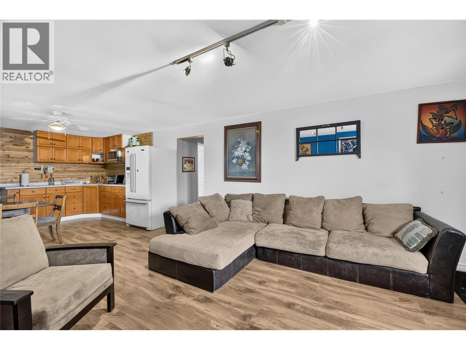355 & 357 Gwyer Street, Penticton, British Columbia  V2A 1R2 - Photo 52 - 10399671
