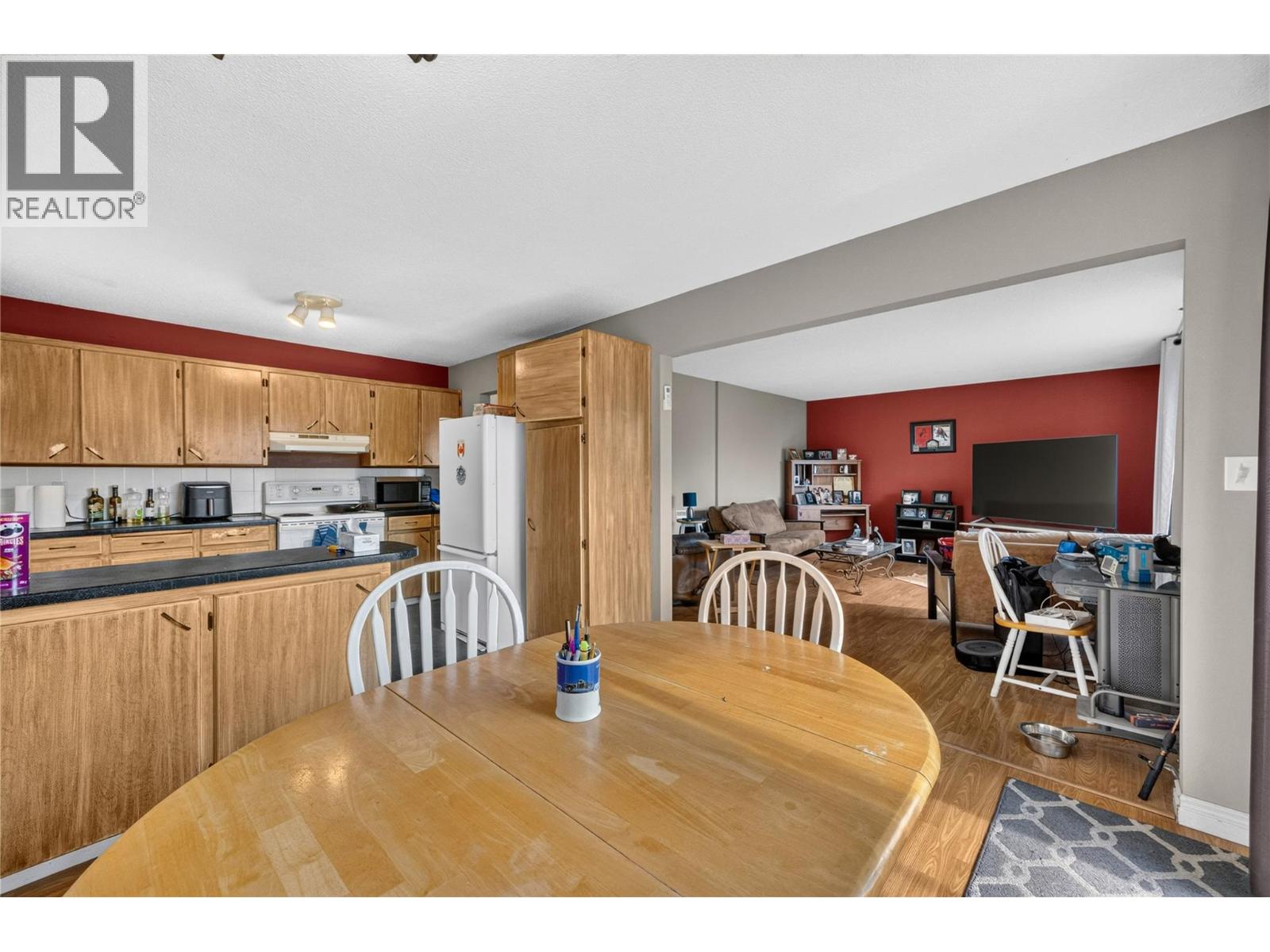 355 & 357 Gwyer Street, Penticton, British Columbia  V2A 1R2 - Photo 6 - 10399671