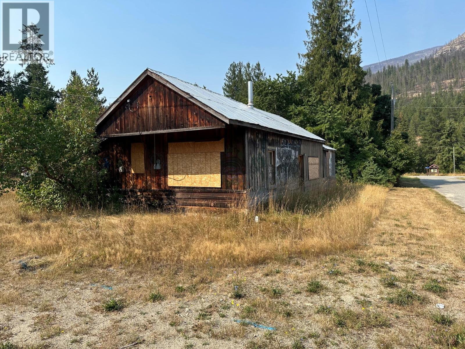 315 Fletcher Avenue, Slocan, British Columbia  V0G 2C0 - Photo 1 - 10399535