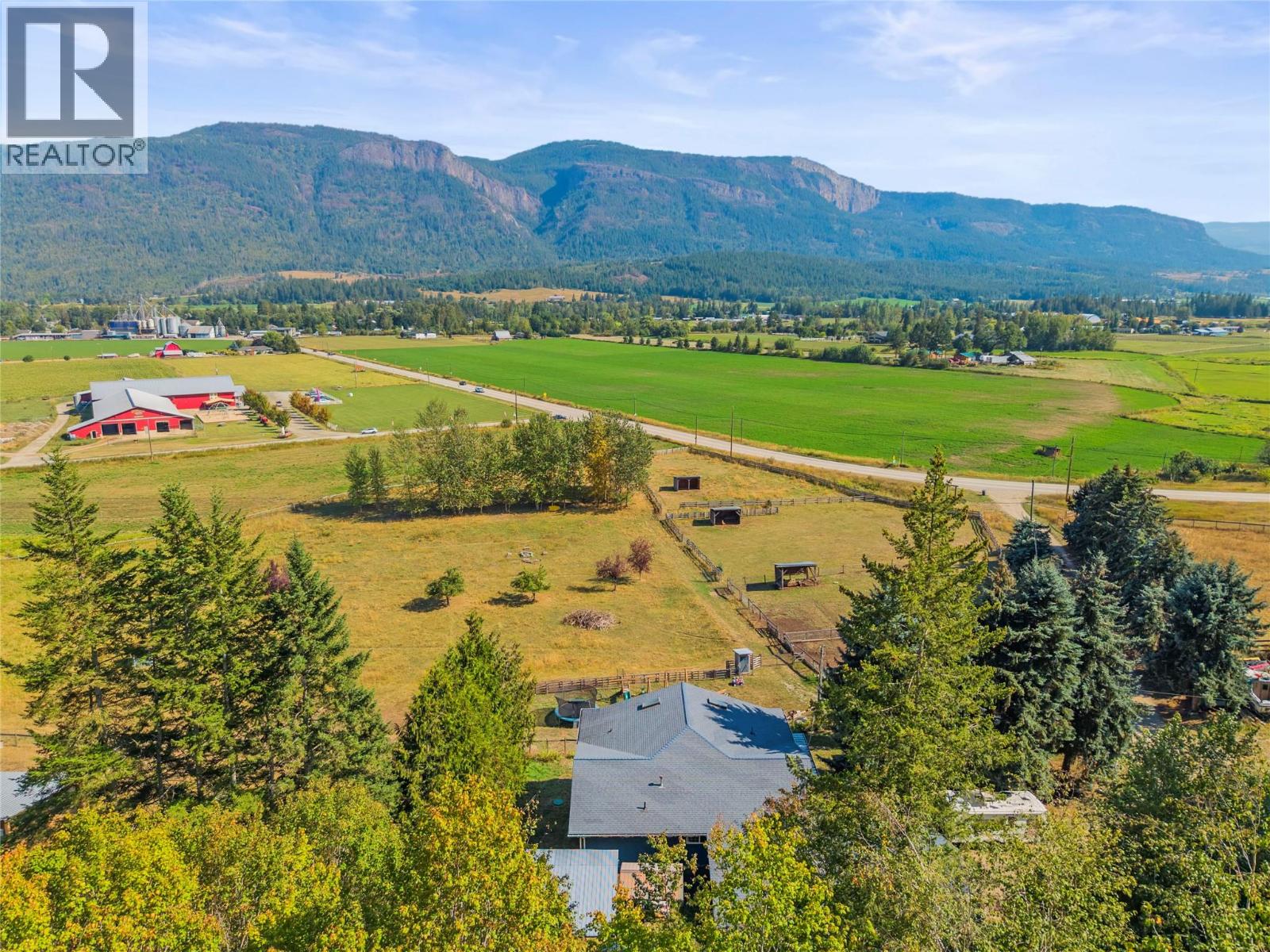 6778 97a Highway, Grindrod, British Columbia  V0E 1V0 - Photo 2 - 10399234