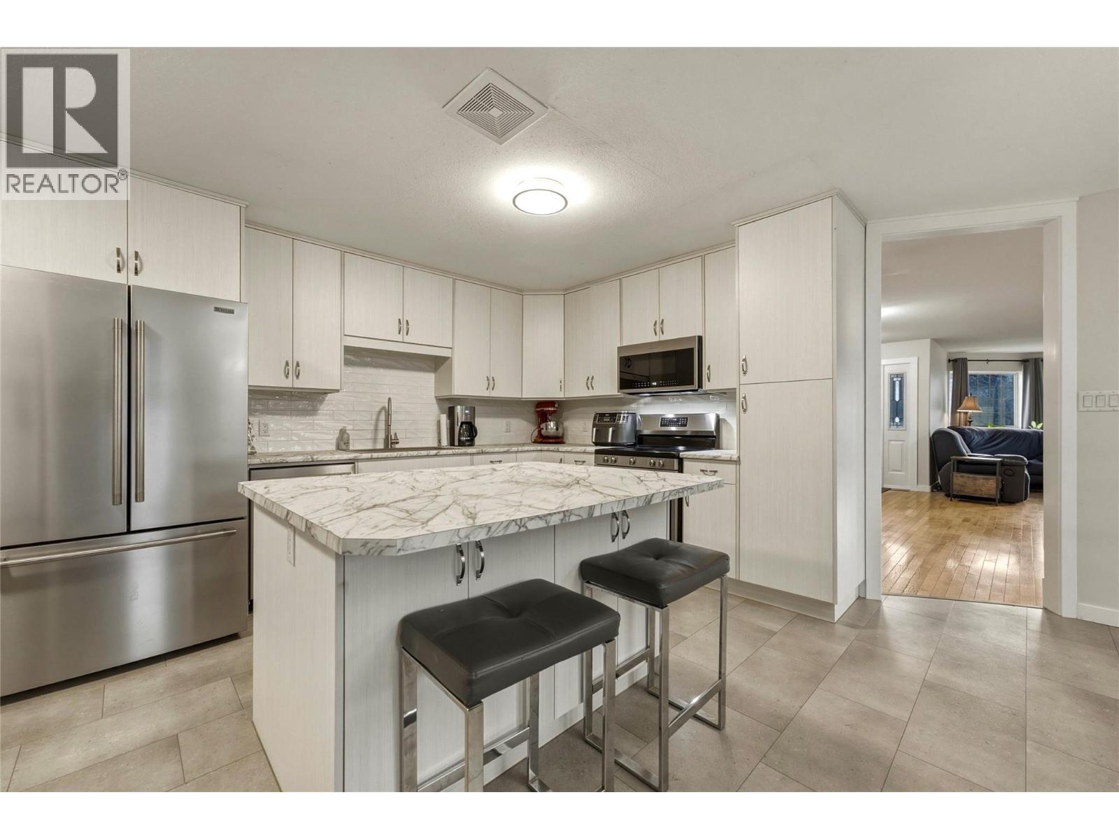 2419 Bradley Drive, Armstrong, British Columbia  V0E 1B1 - Photo 10 - 10399653