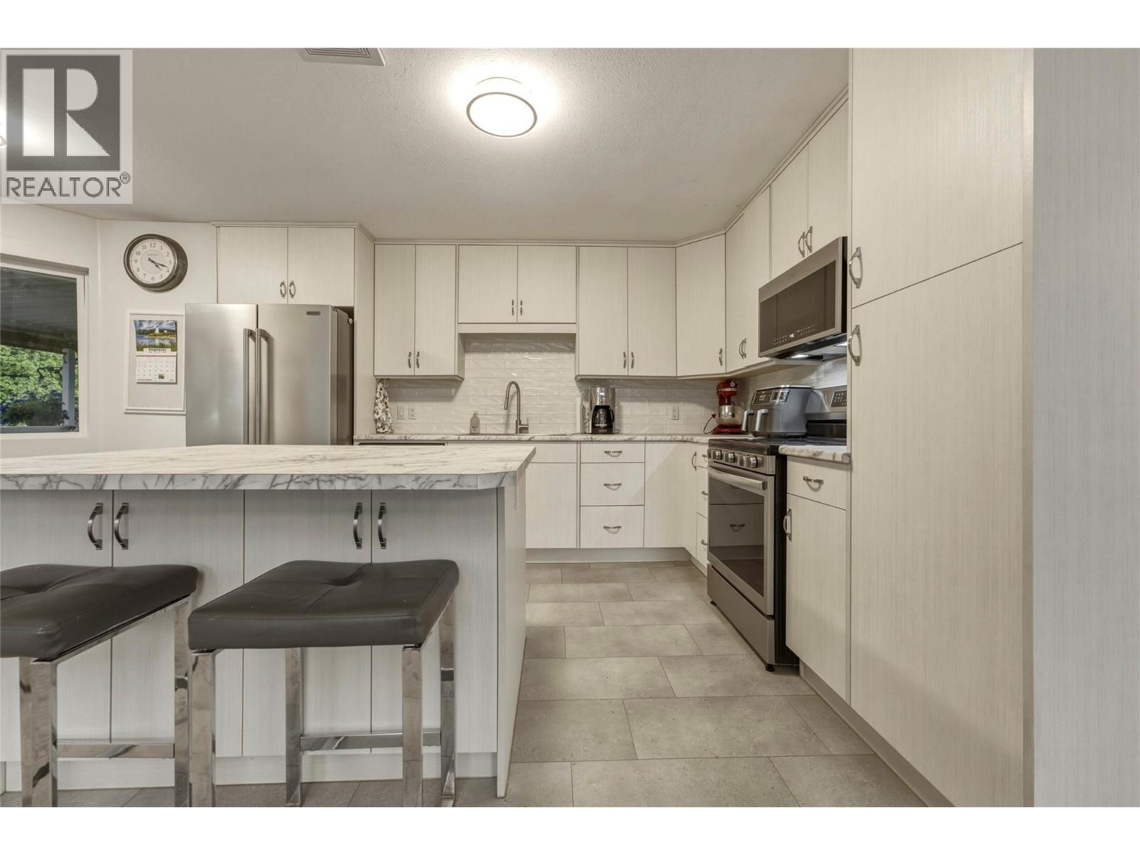 2419 Bradley Drive, Armstrong, British Columbia  V0E 1B1 - Photo 8 - 10399653