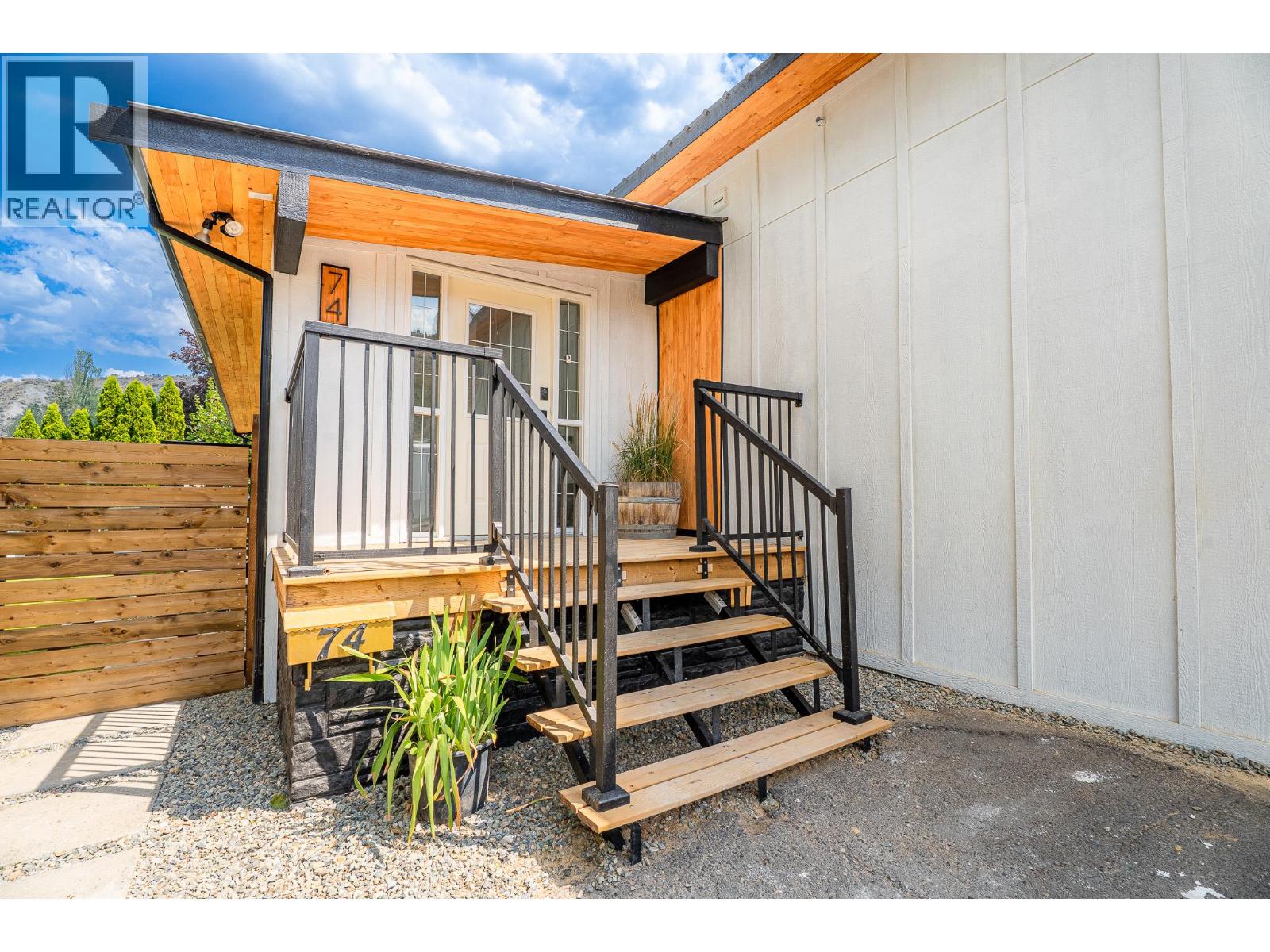 1175 Rose Hill Road Unit# 74, Kamloops, British Columbia  V2B 0B6 - Photo 2 - 10399753