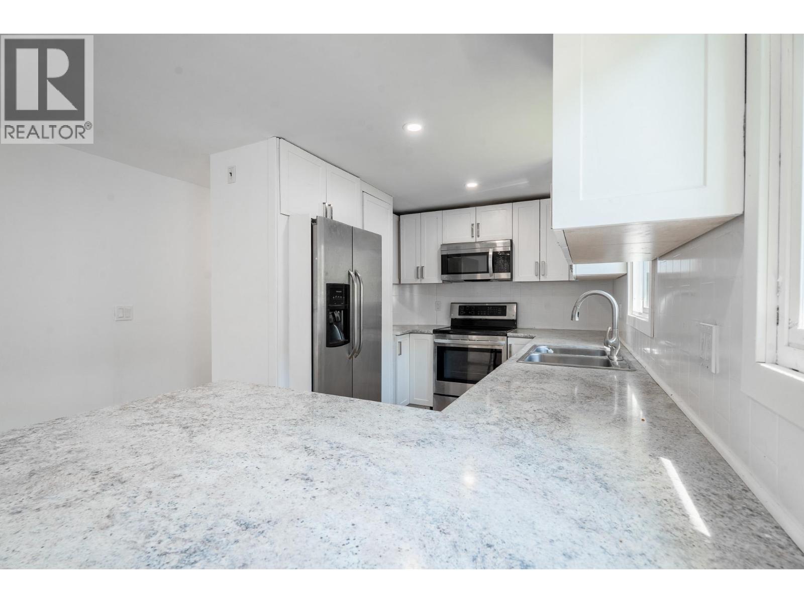 1175 Rose Hill Road Unit# 74, Kamloops, British Columbia  V2B 0B6 - Photo 8 - 10399753