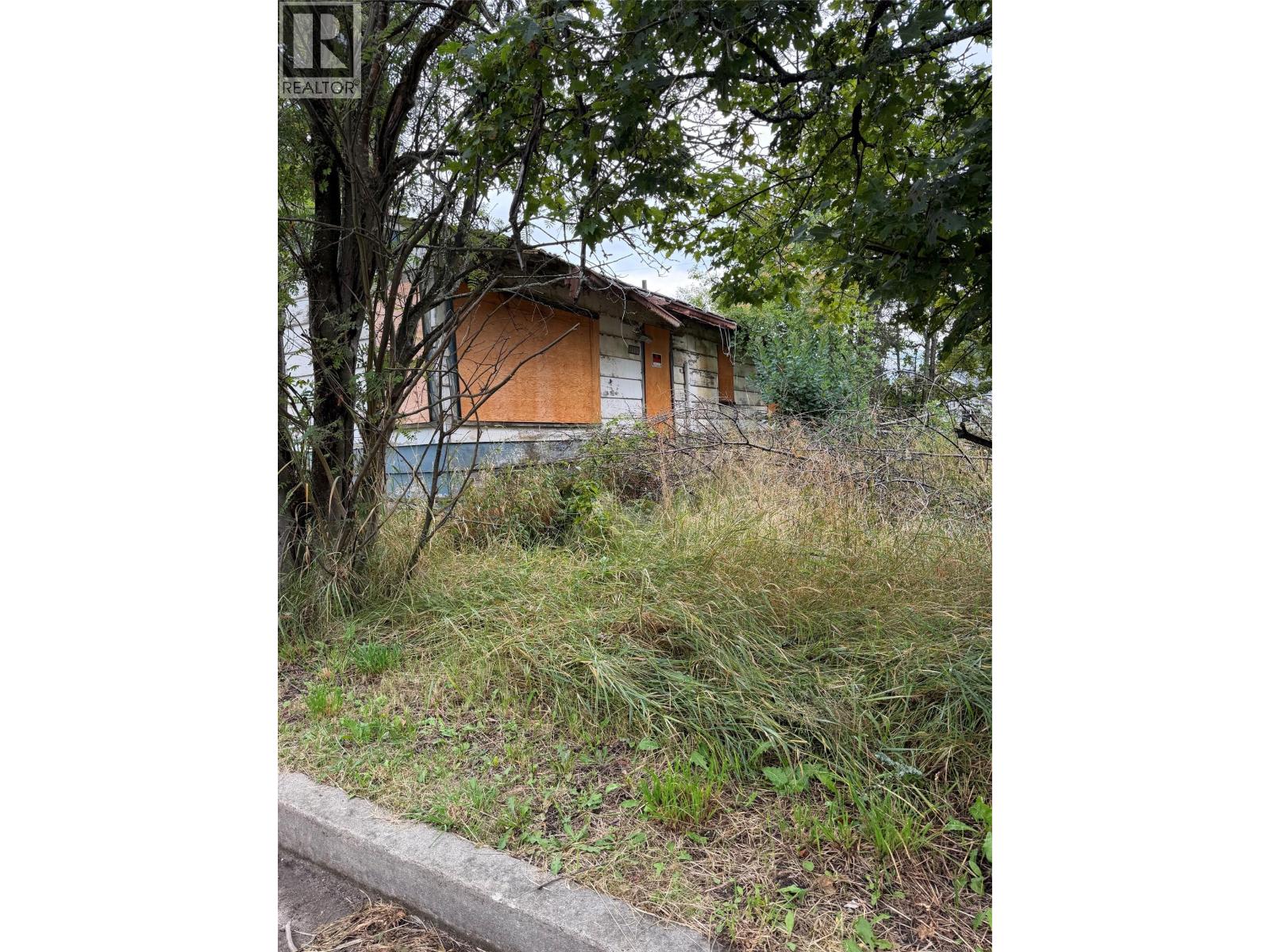 3111 Waldie Avenue, Robson, British Columbia  V1N 4V3 - Photo 3 - 10399713