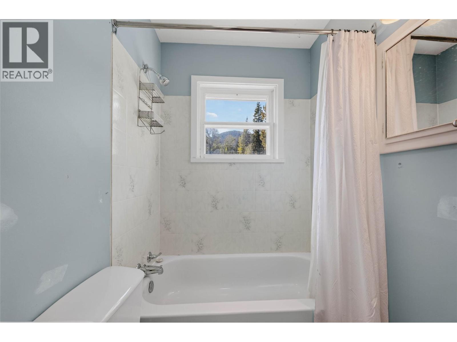 6352 Highway 3 Highway, Salmo, British Columbia  V0G 1Z0 - Photo 37 - 10399408