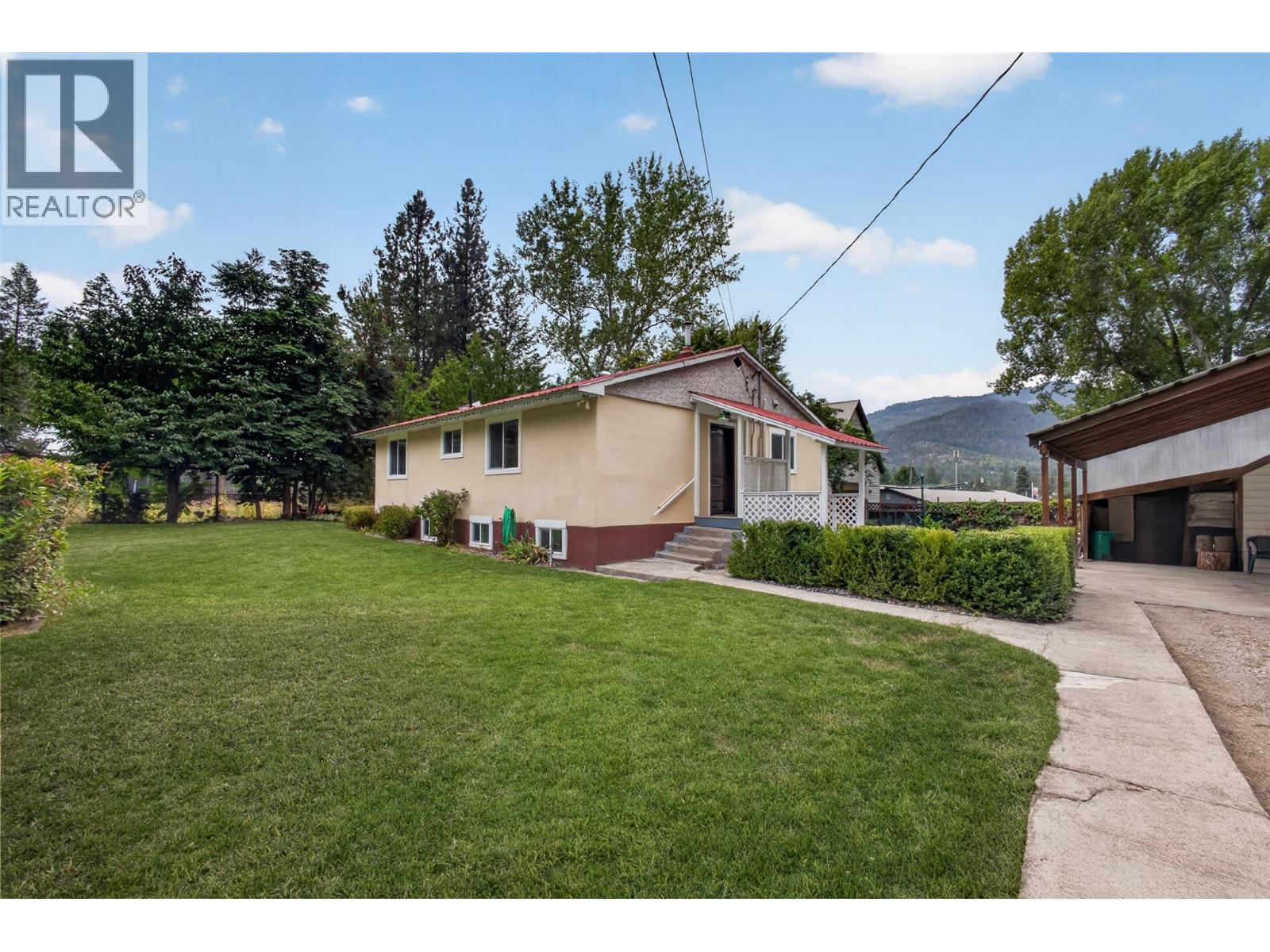 1659 Santa Rosa Road, Christina Lake, British Columbia  V0H 1E3 - Photo 1 - 10398775