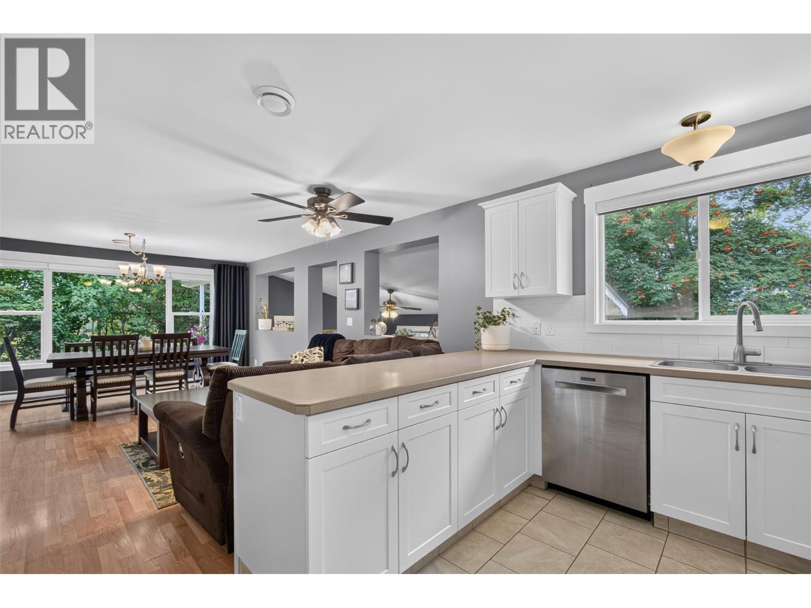 1659 Santa Rosa Road, Christina Lake, British Columbia  V0H 1E3 - Photo 5 - 10398775