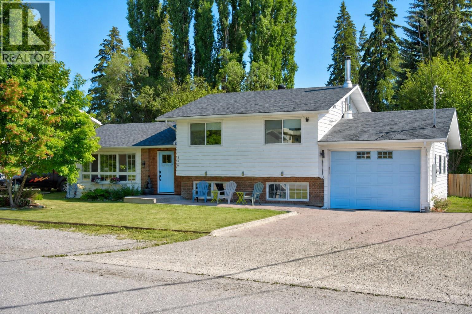 506 5th Street, Golden, British Columbia  V0A 1H0 - Photo 4 - 10399756
