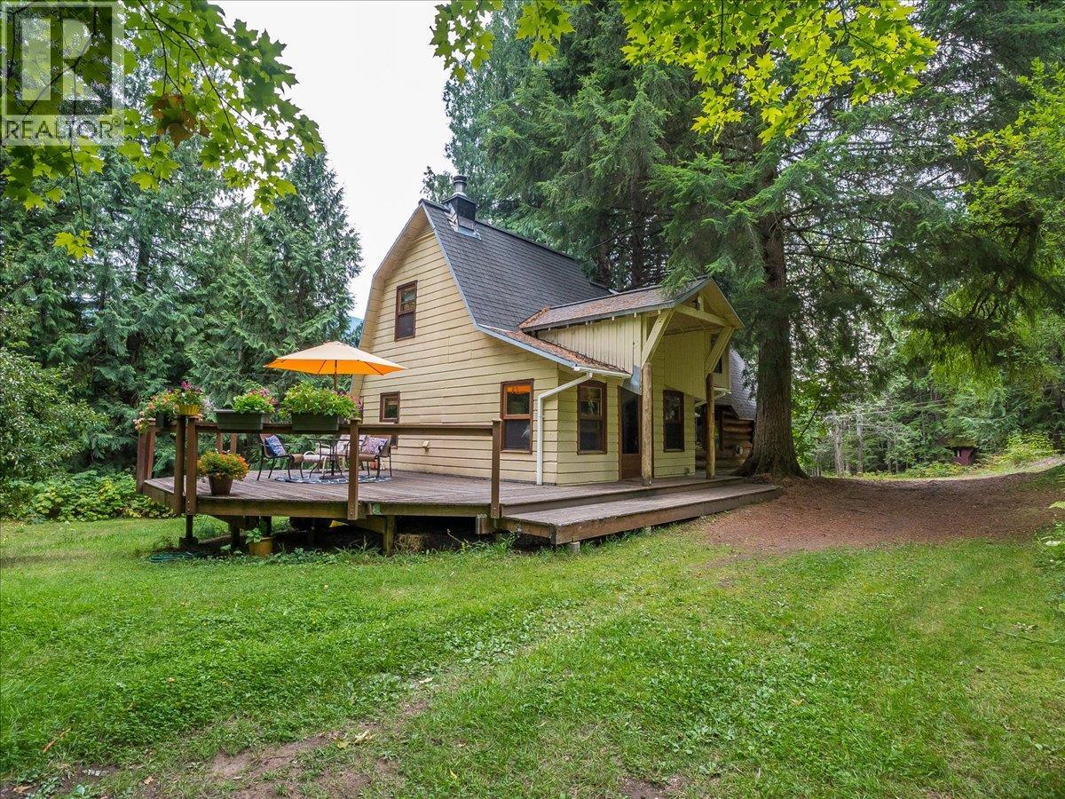 7720 Avis Road, Winlaw, British Columbia  V0G 2J0 - Photo 1 - 10399815