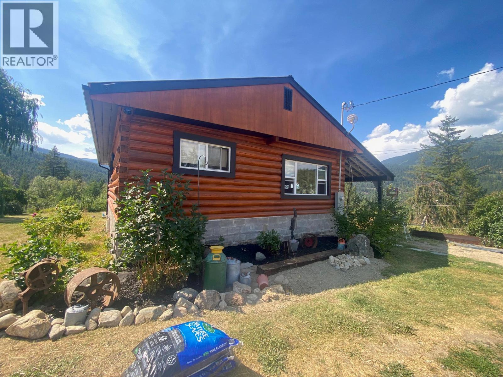 3320 Birch Island Lost Creek Road, Clearwater, British Columbia  V0E 3A0 - Photo 2 - 10399804