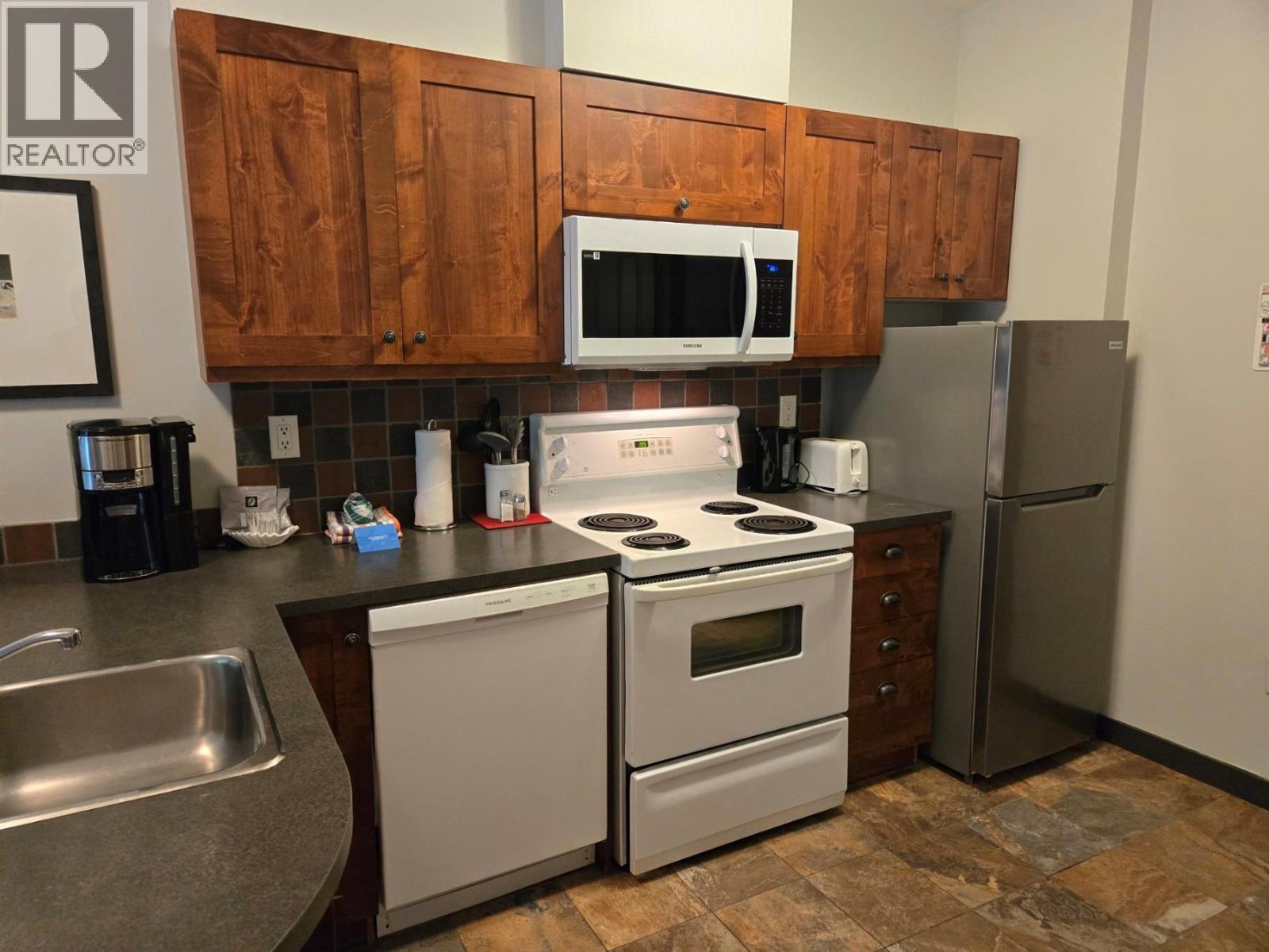 2070 Summit Drive Unit# 201b, Panorama, British Columbia  V0A 1T0 - Photo 12 - 10399670