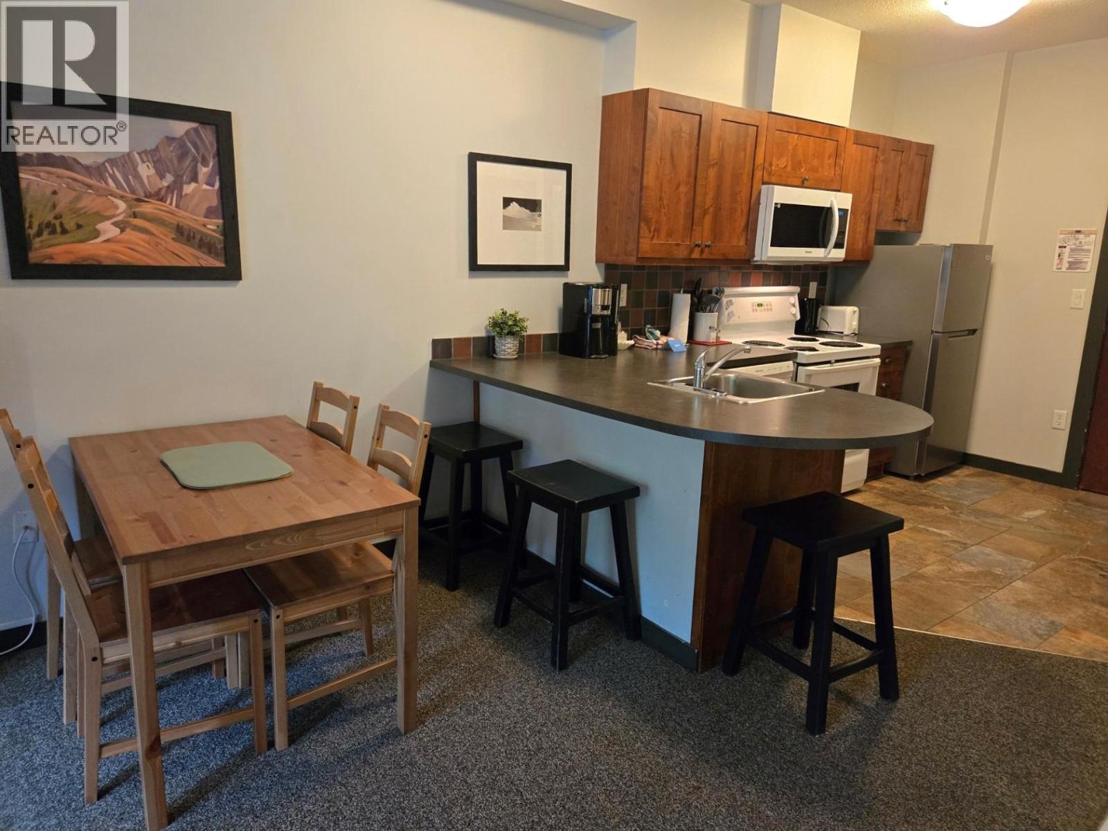 2070 Summit Drive Unit# 201b, Panorama, British Columbia  V0A 1T0 - Photo 8 - 10399670