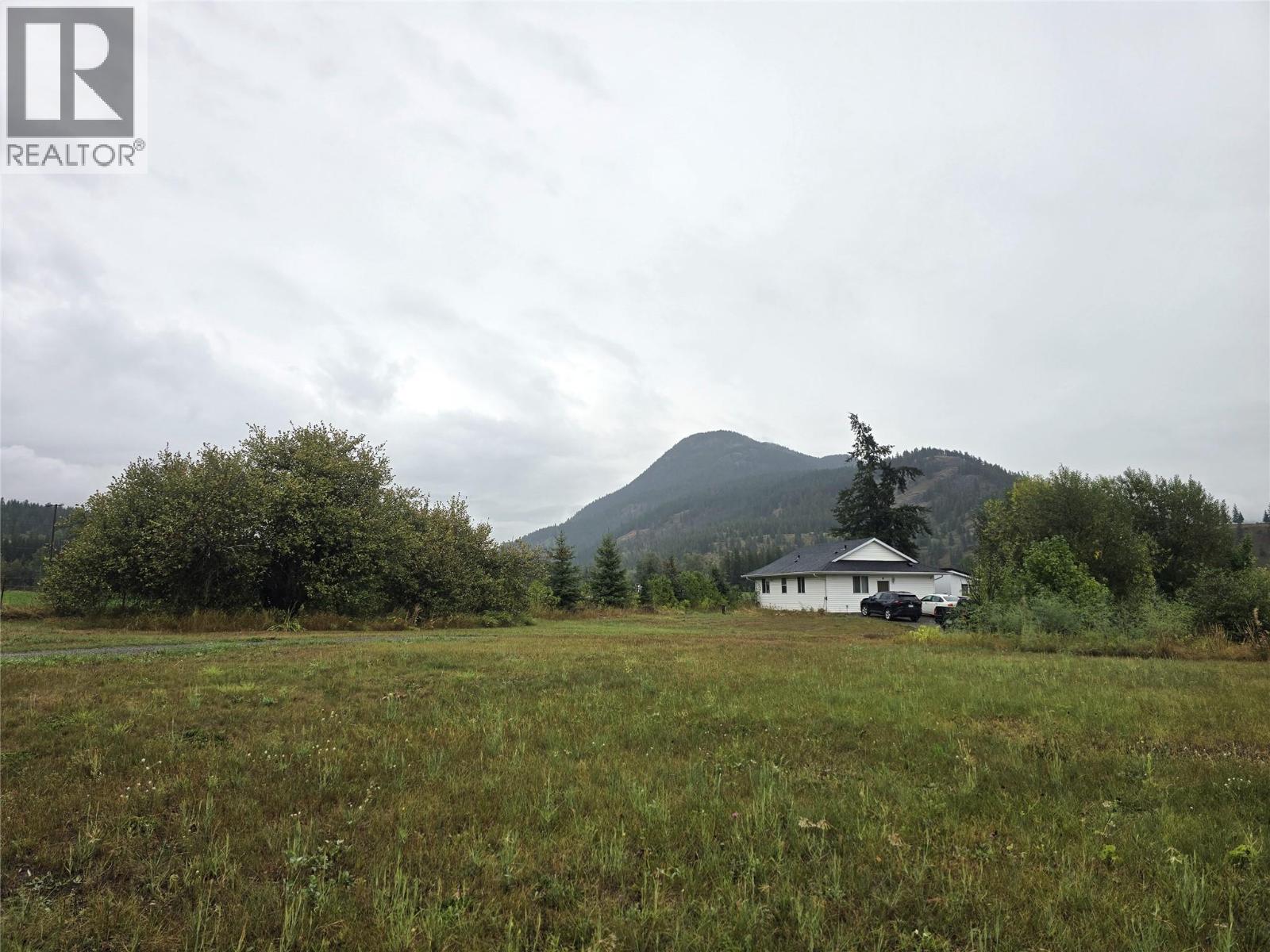 197 24 Highway, Little Fort, British Columbia  V0E 2C0 - Photo 1 - 10399831