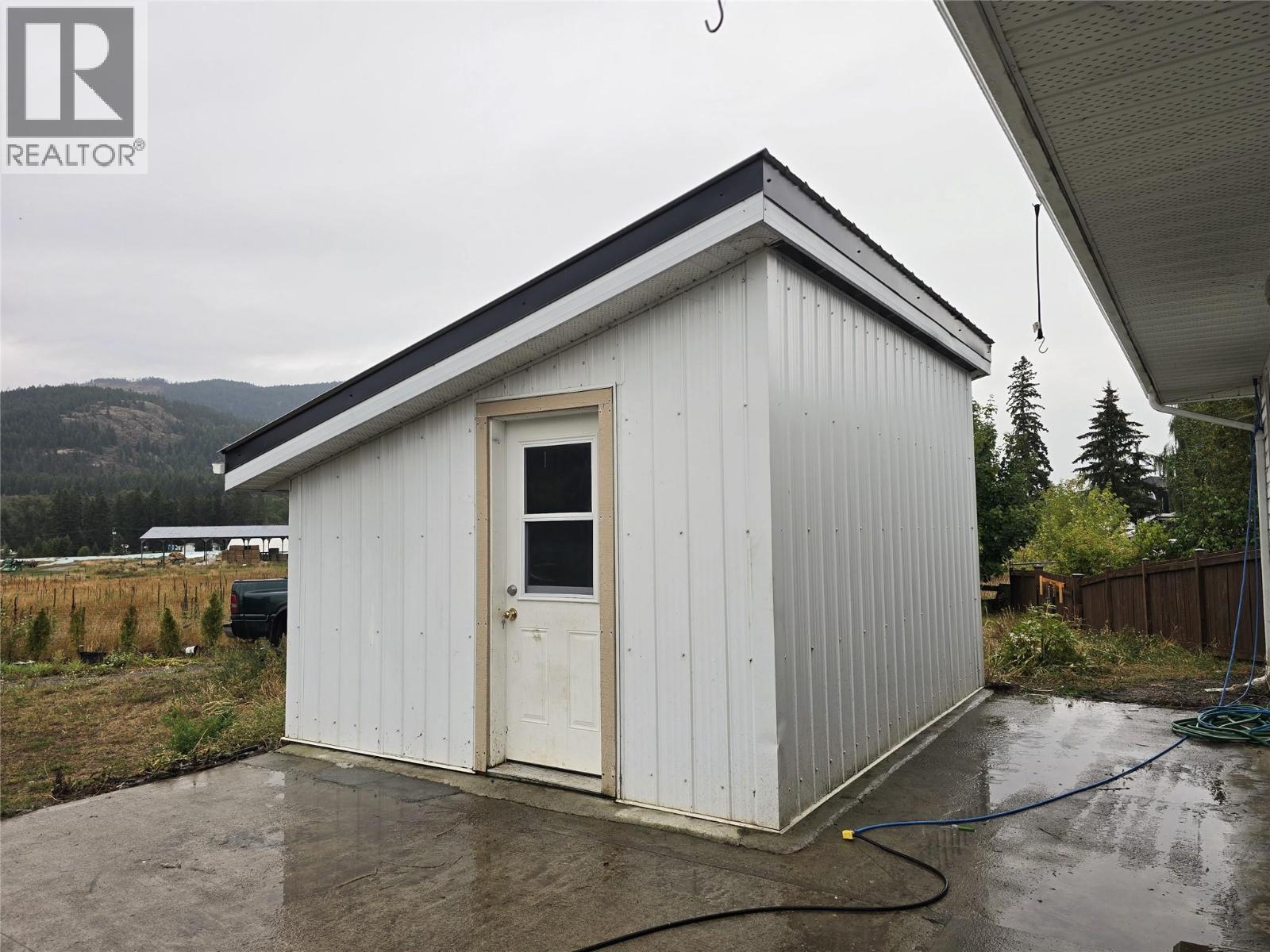 197 24 Highway, Little Fort, British Columbia  V0E 2C0 - Photo 22 - 10399831
